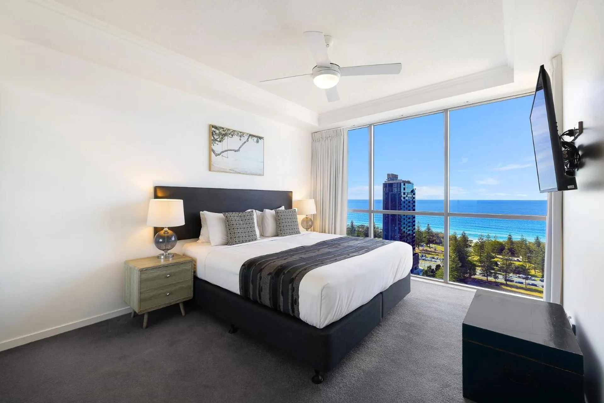 TV and multimedia, Bed in Ocean Pacific Resort - Official