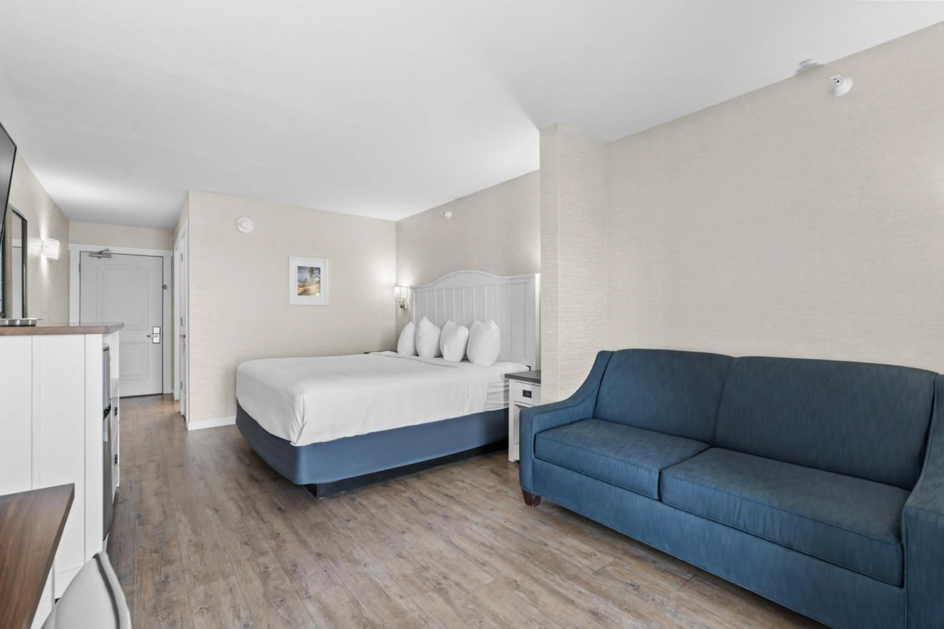 Bedroom, Bed in The Baywatch Resort