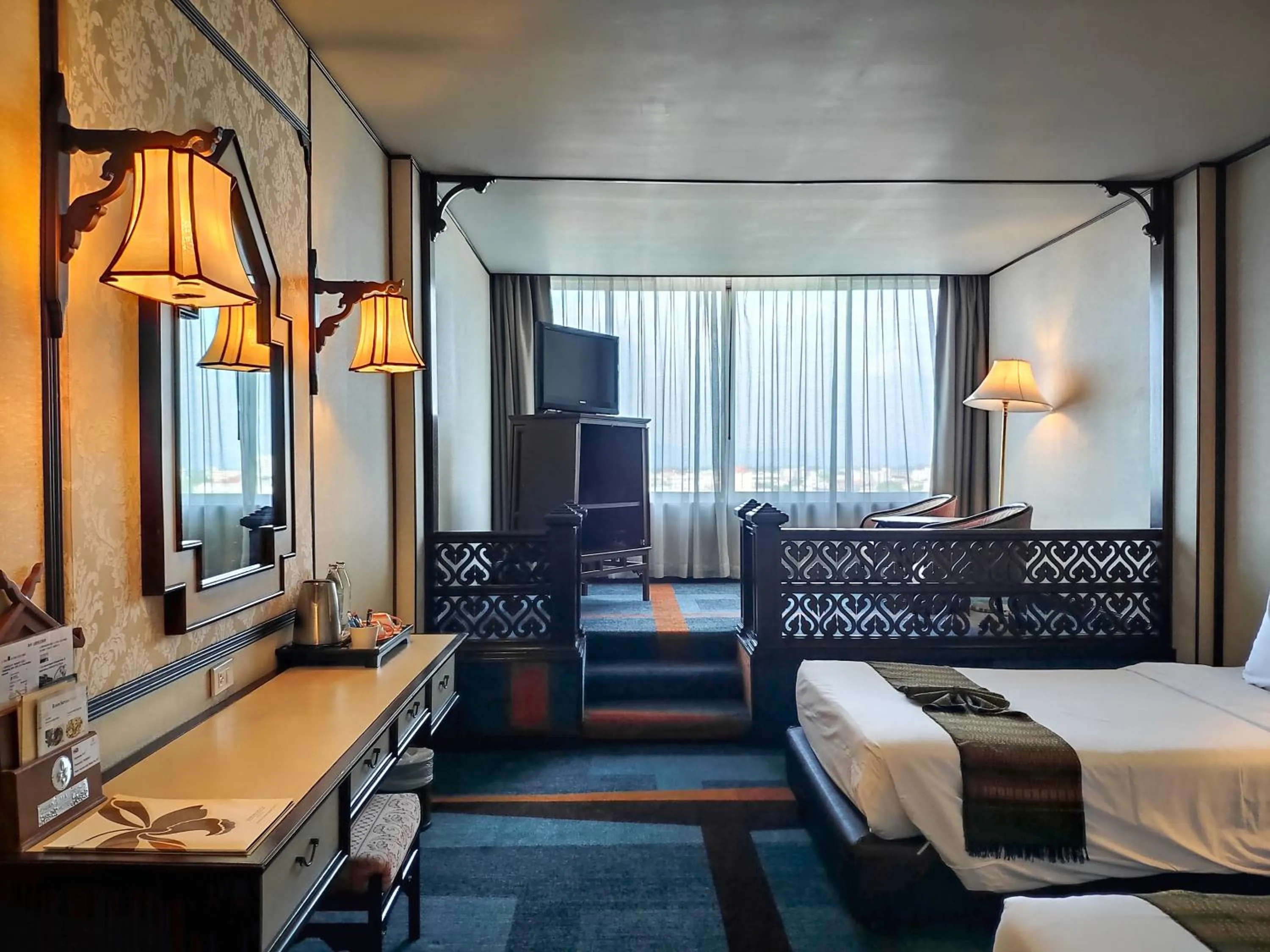 Living room, Bed in Chiang Mai Orchid Hotel