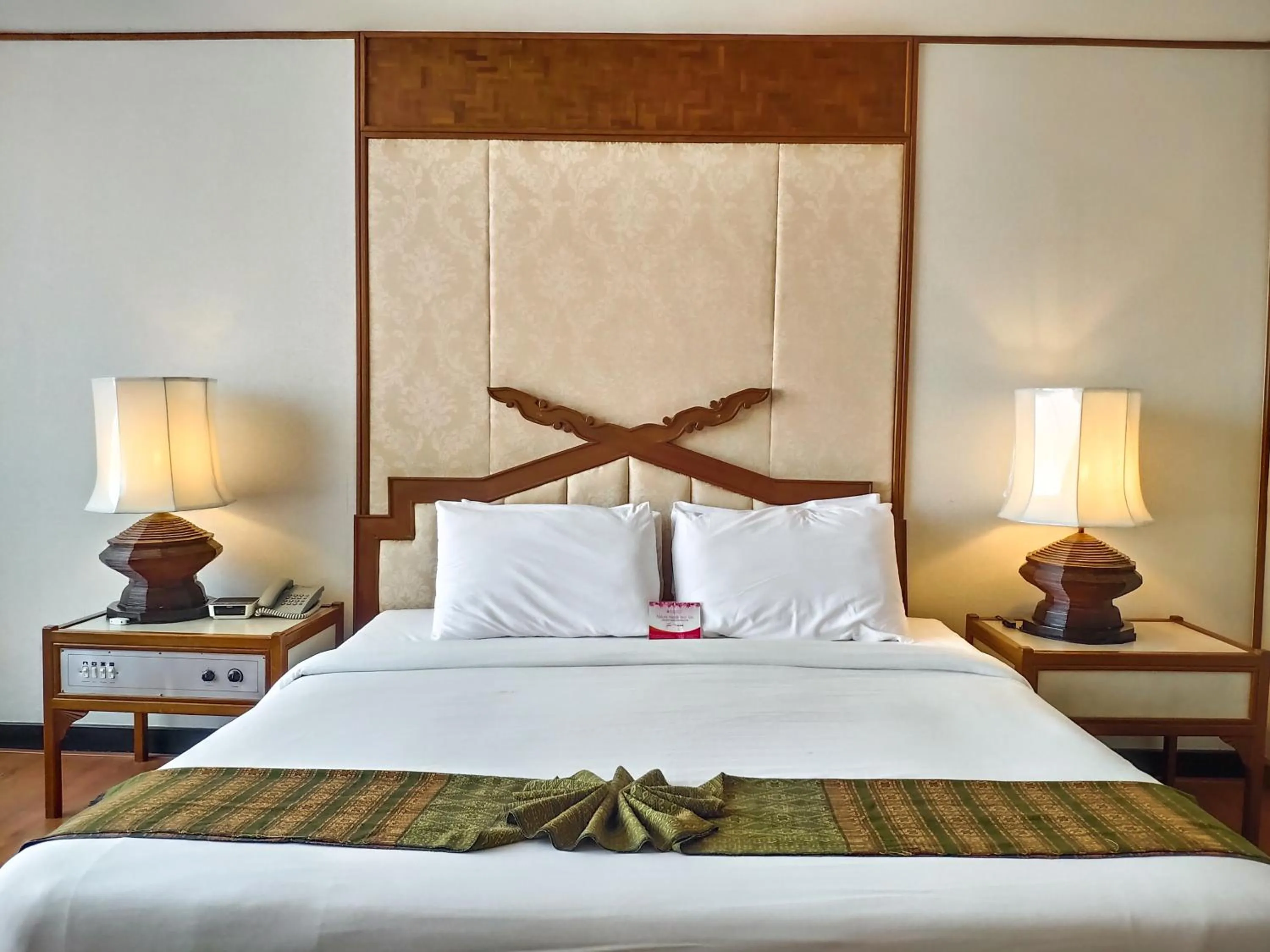 Bed in Chiang Mai Orchid Hotel