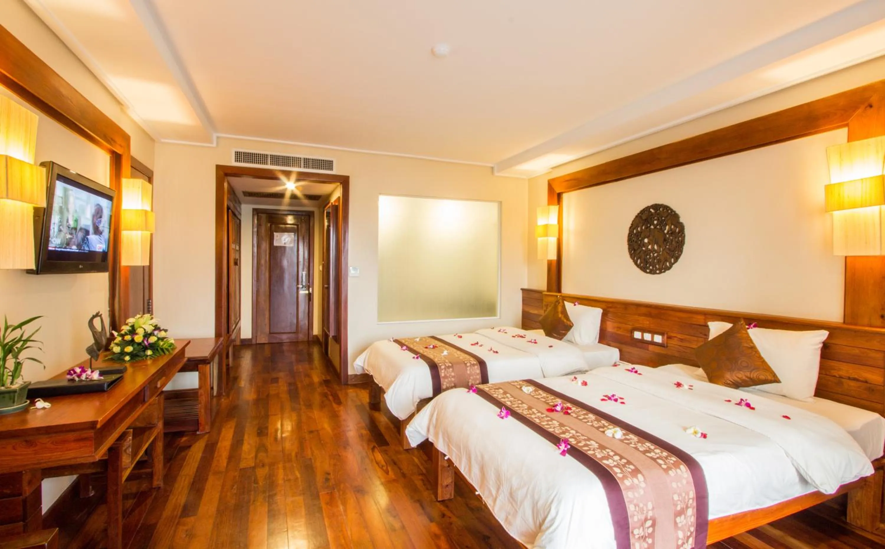 Photo of the whole room, Bed in Royal Empire Hotel