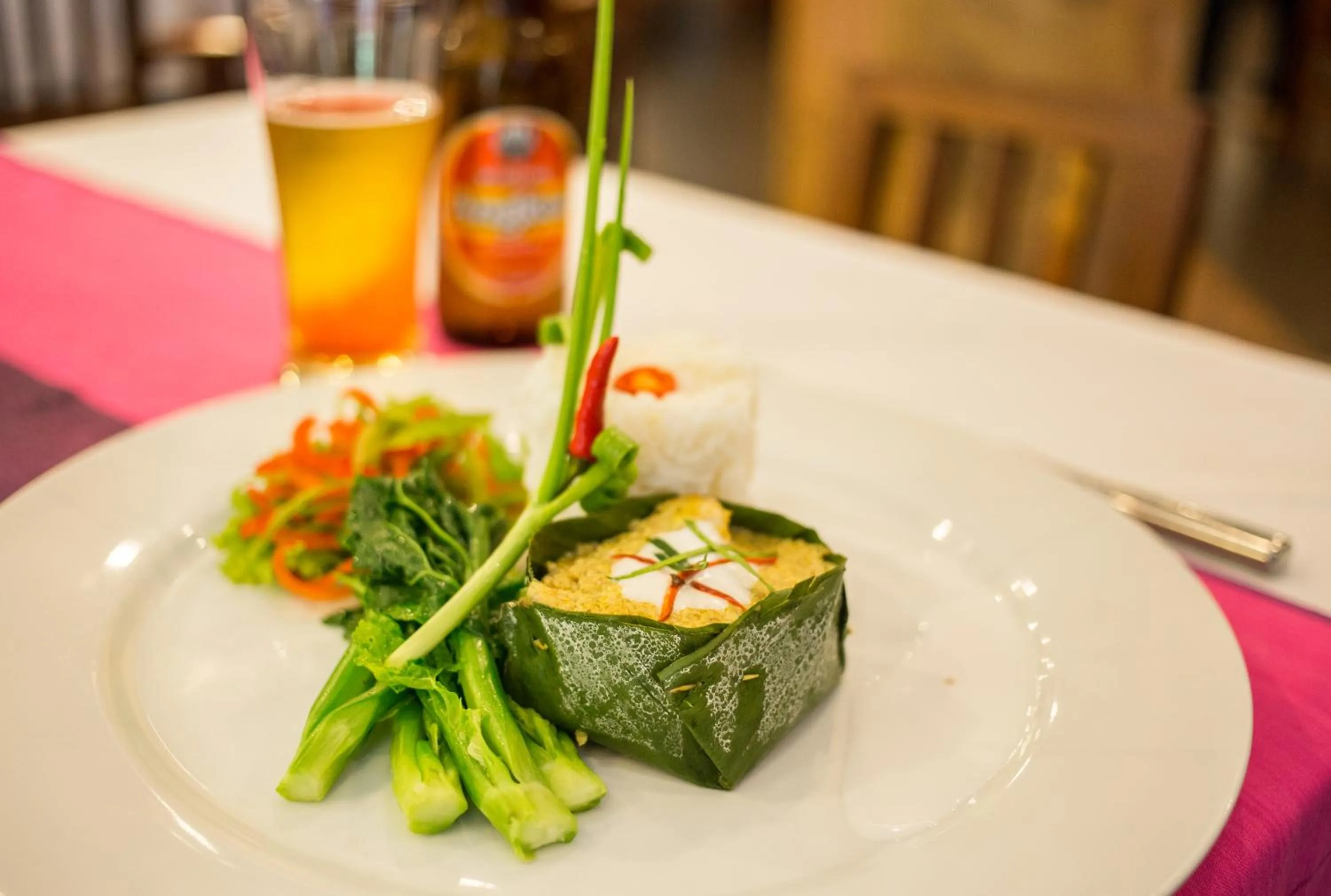 Restaurant/places to eat in Royal Empire Hotel