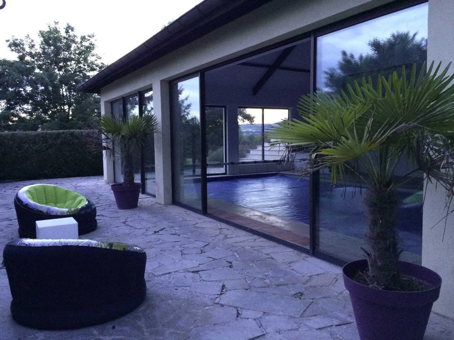 Pool view in La Bourguignotte