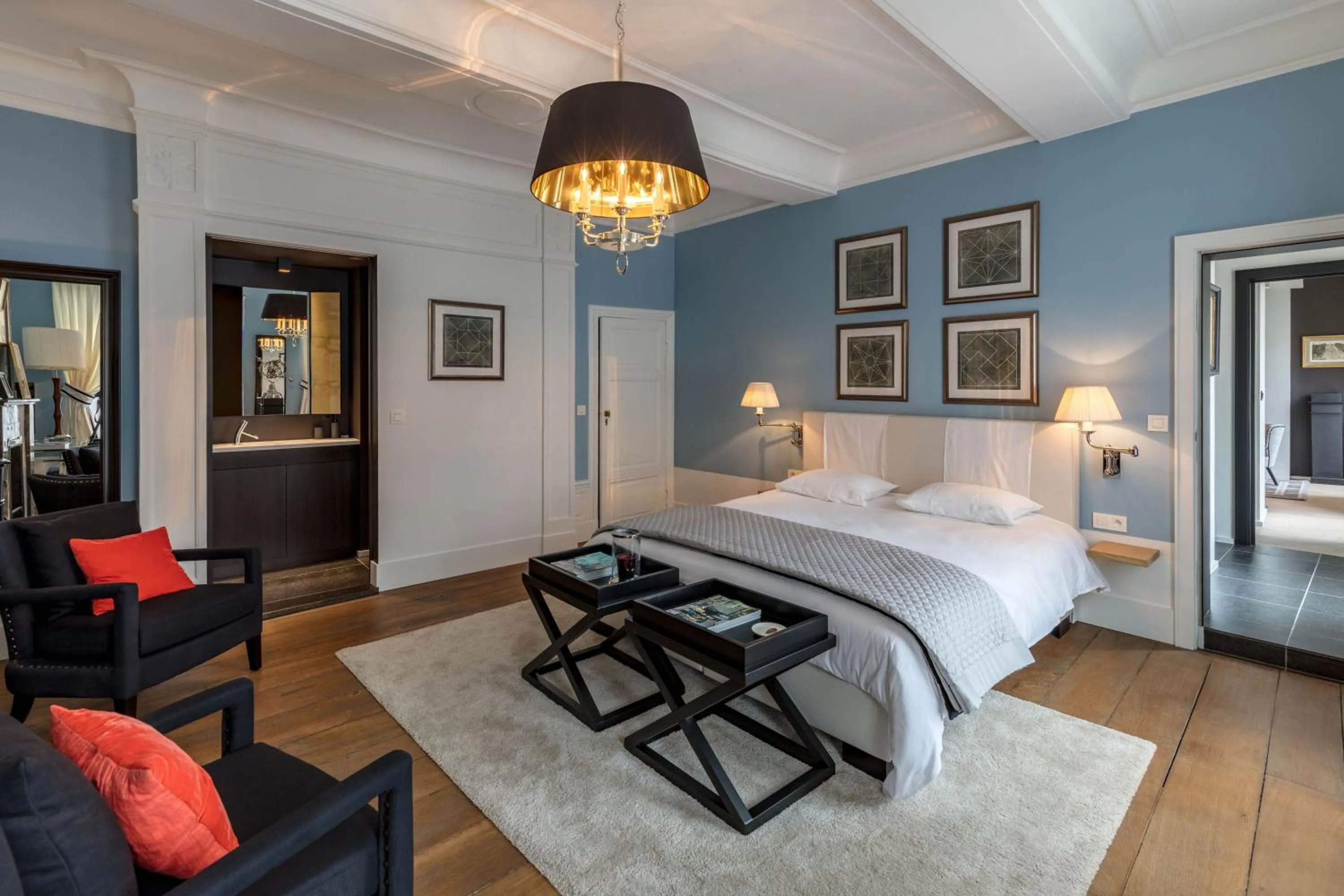 Bed in Faubourg Saint Martin