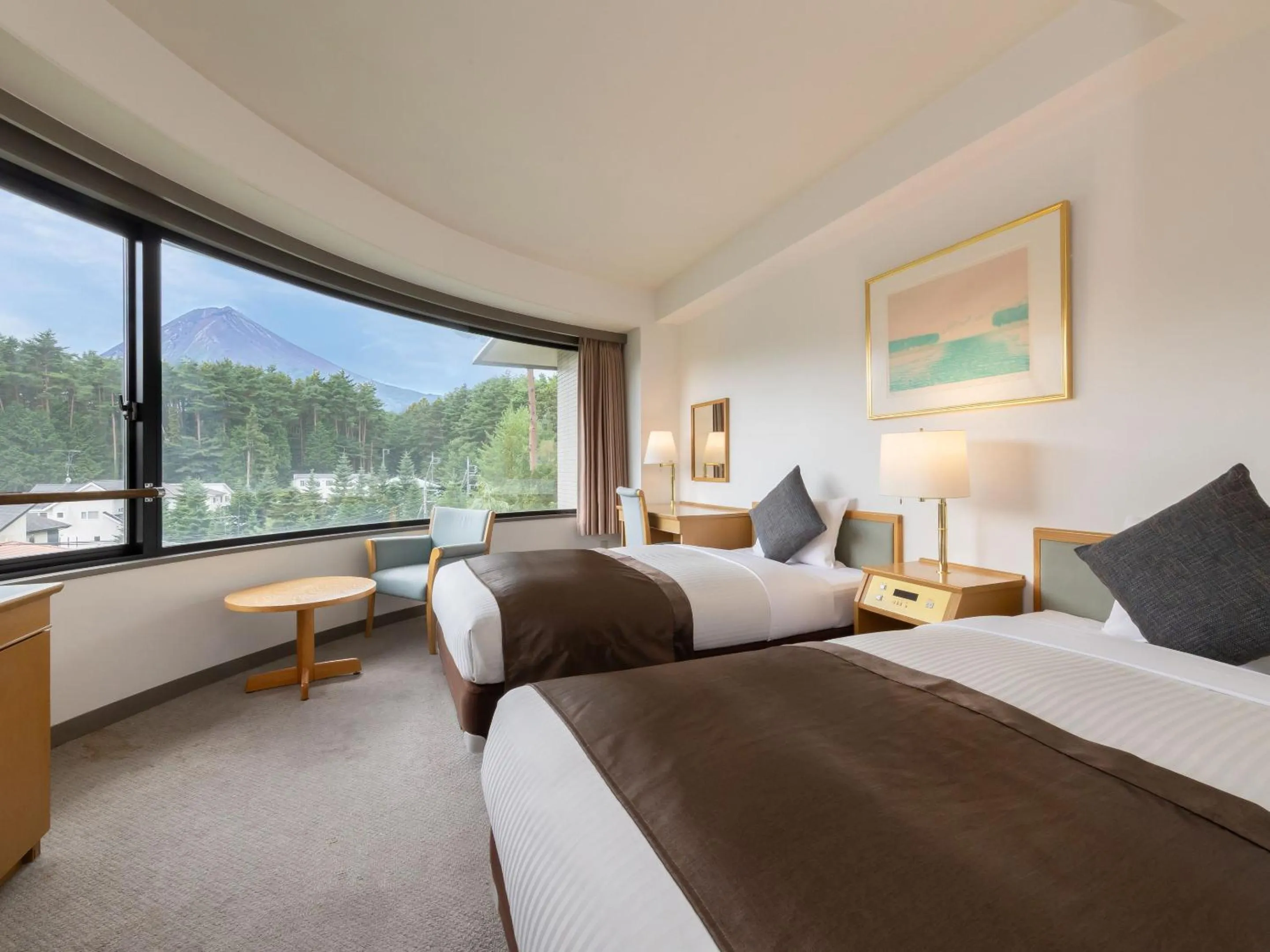 Photo of the whole room in Evergreen-Fuji