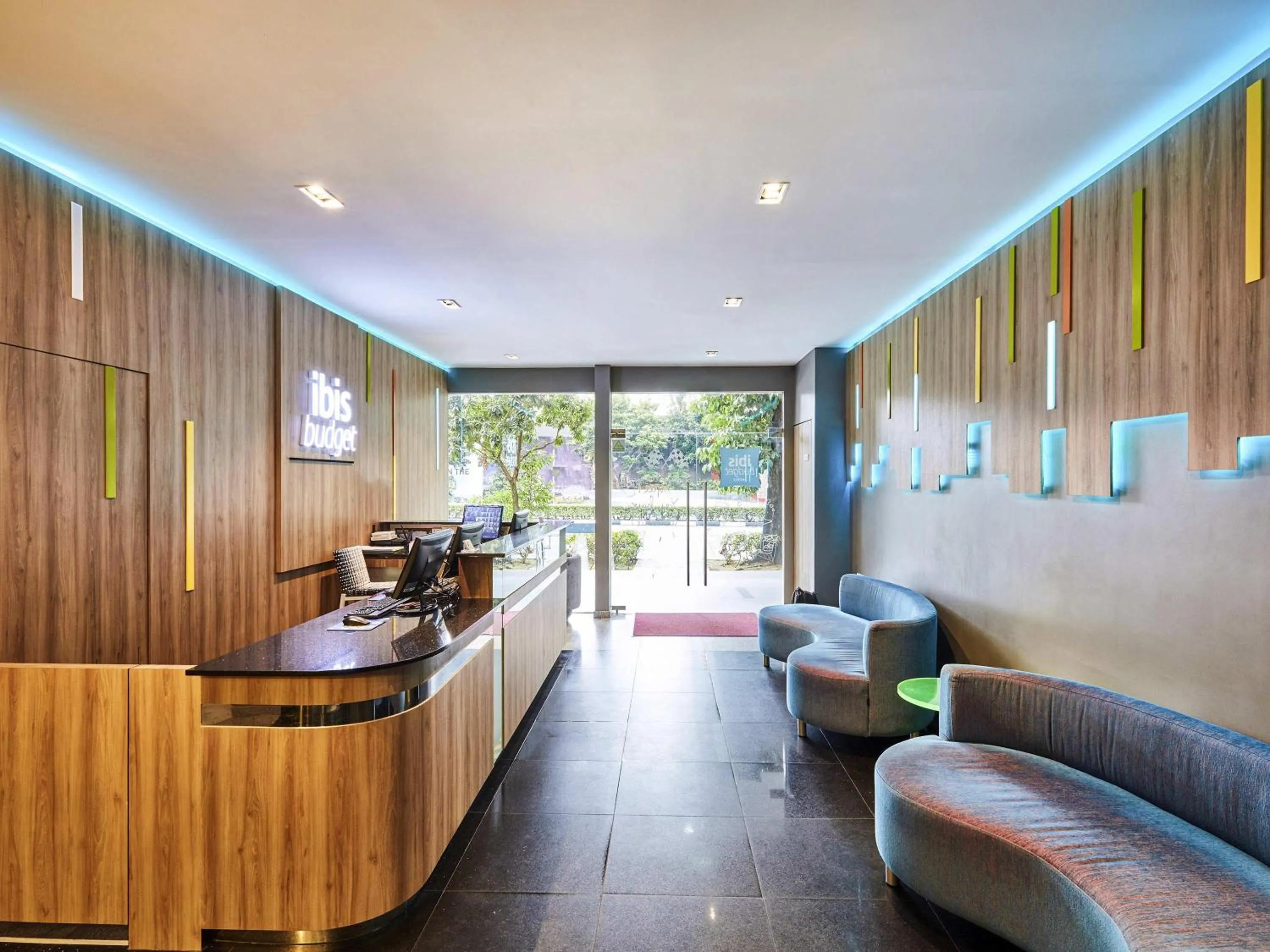 Property building in ibis budget Singapore Bugis