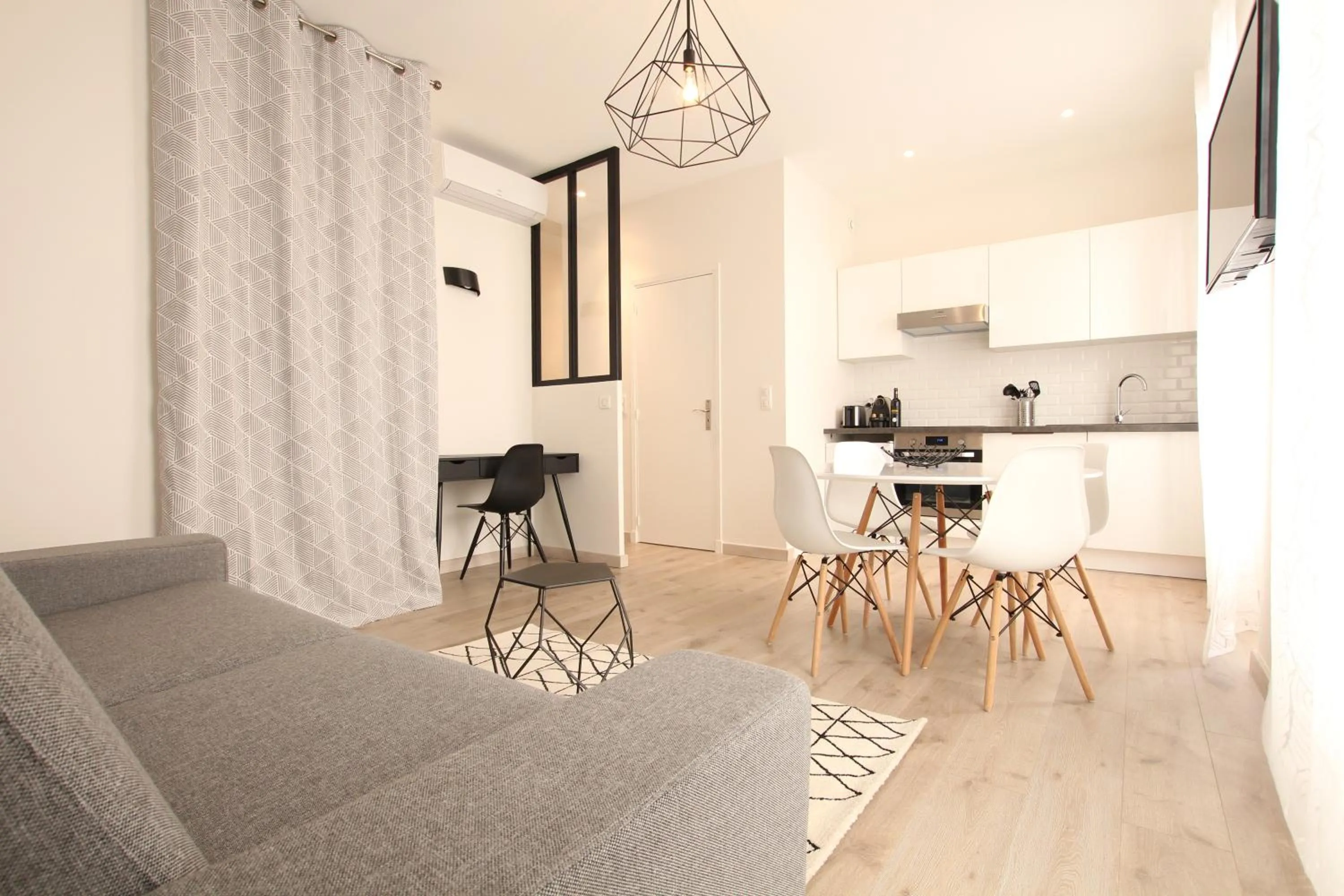 One-Bedroom Apartment in Cosy-Cocoon