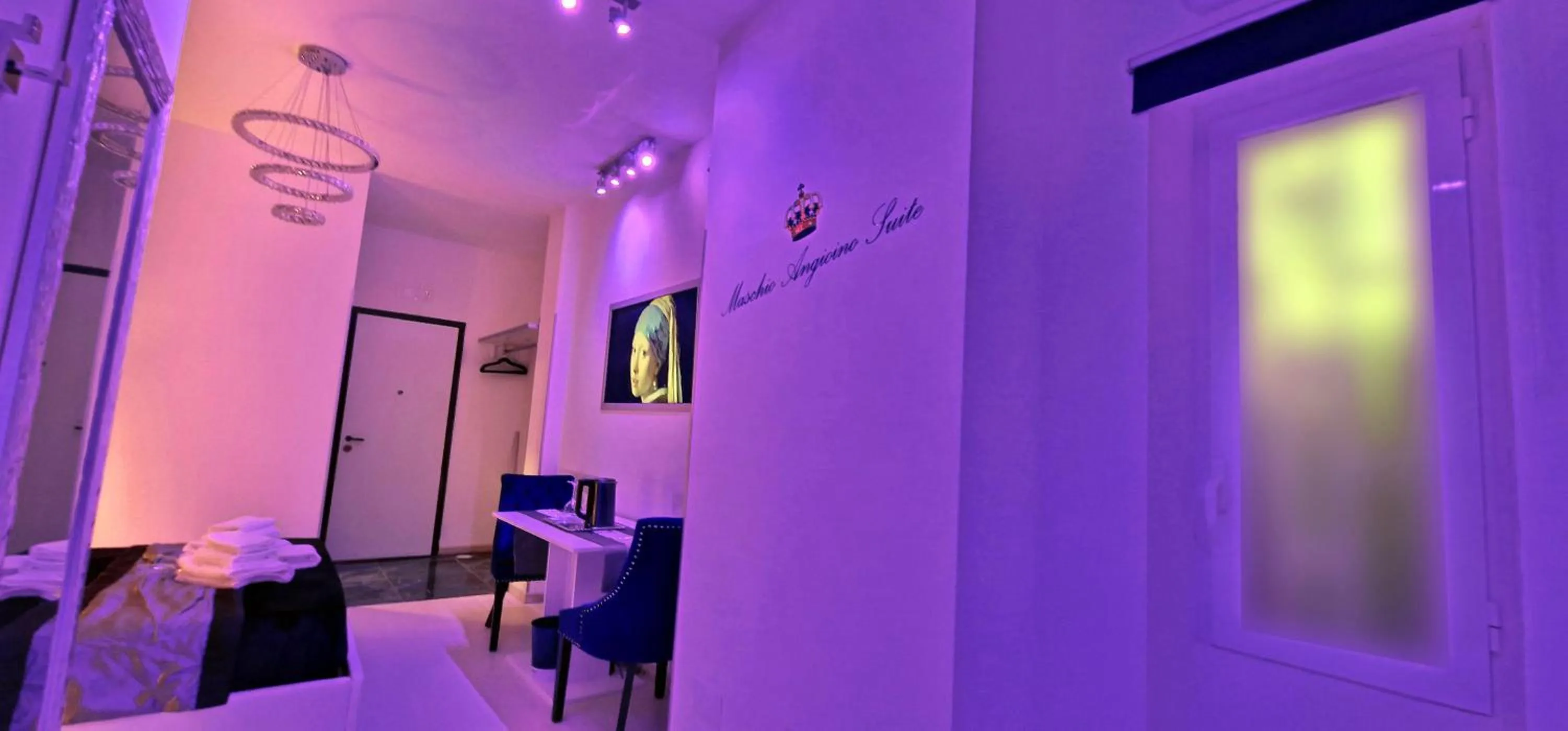 Bedroom in Maschio Angioino Suite