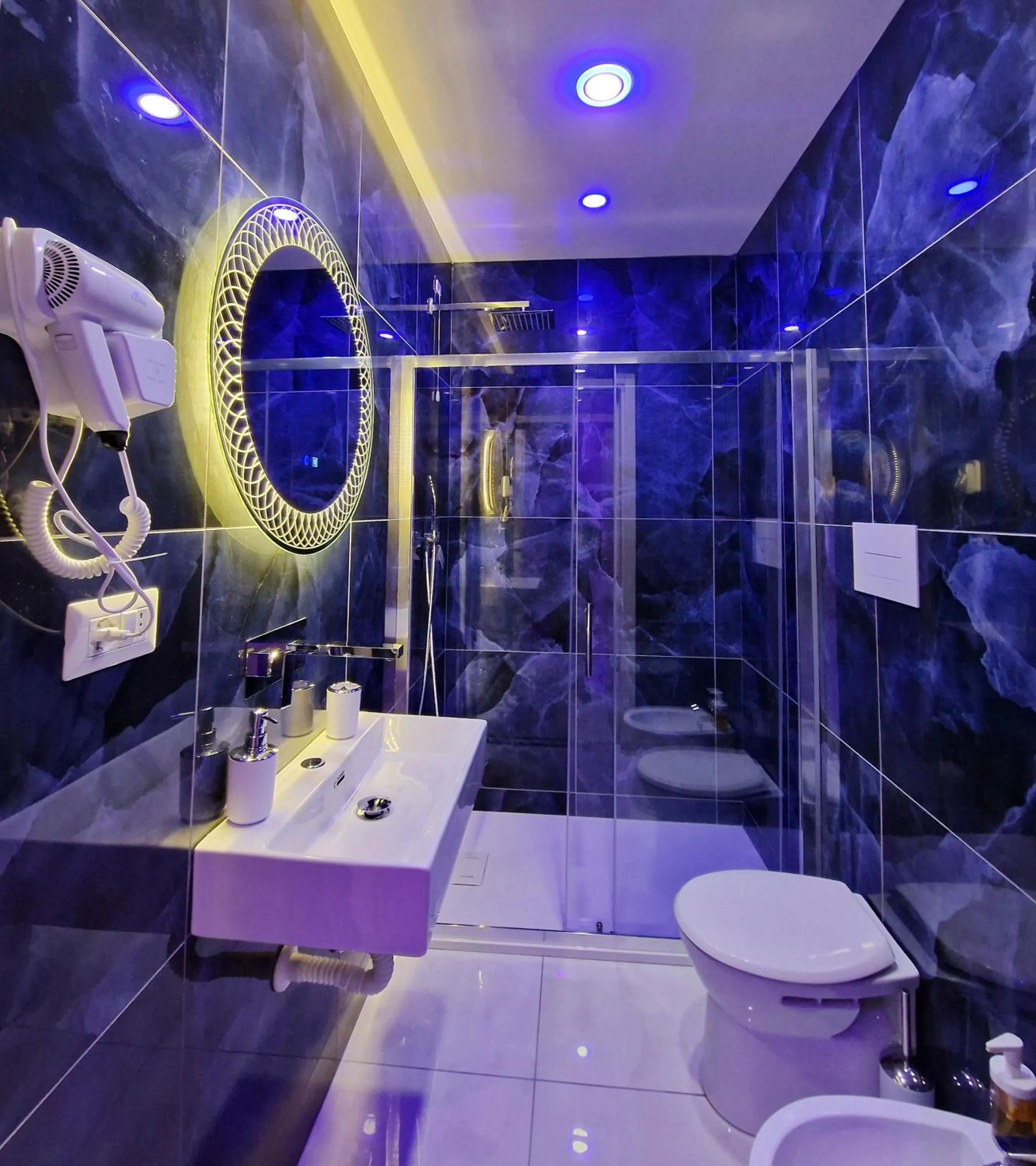 Bathroom in Maschio Angioino Suite