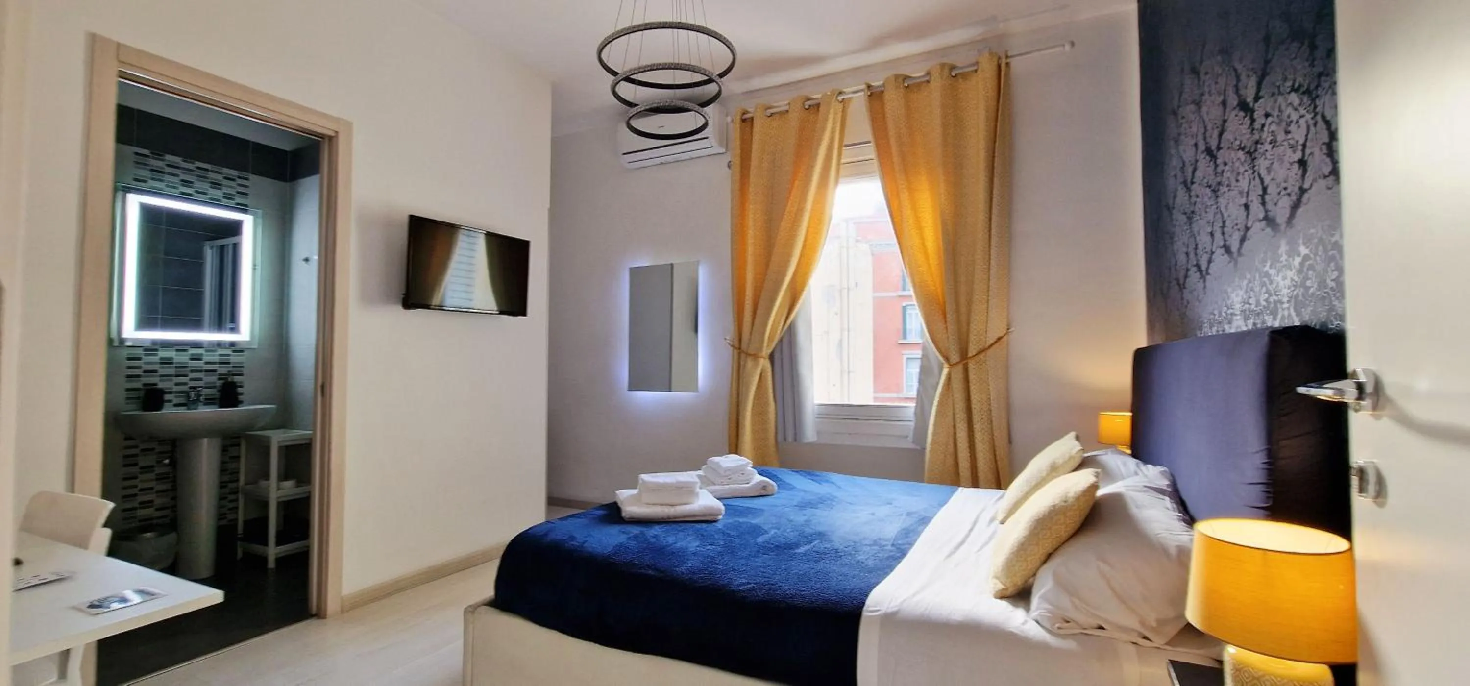 Bed in Maschio Angioino Suite