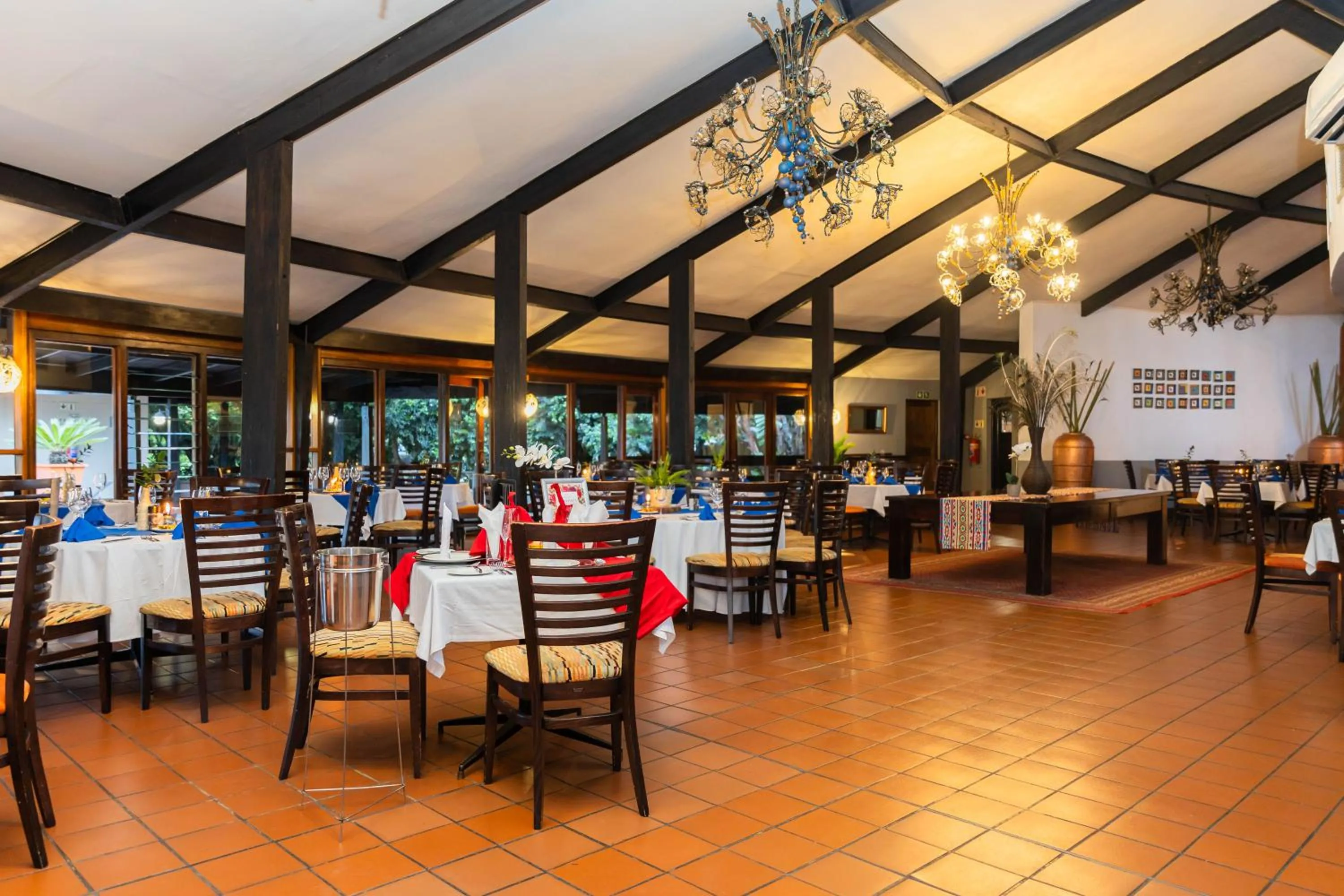 Restaurant/places to eat in Premier Hotel The Winkler