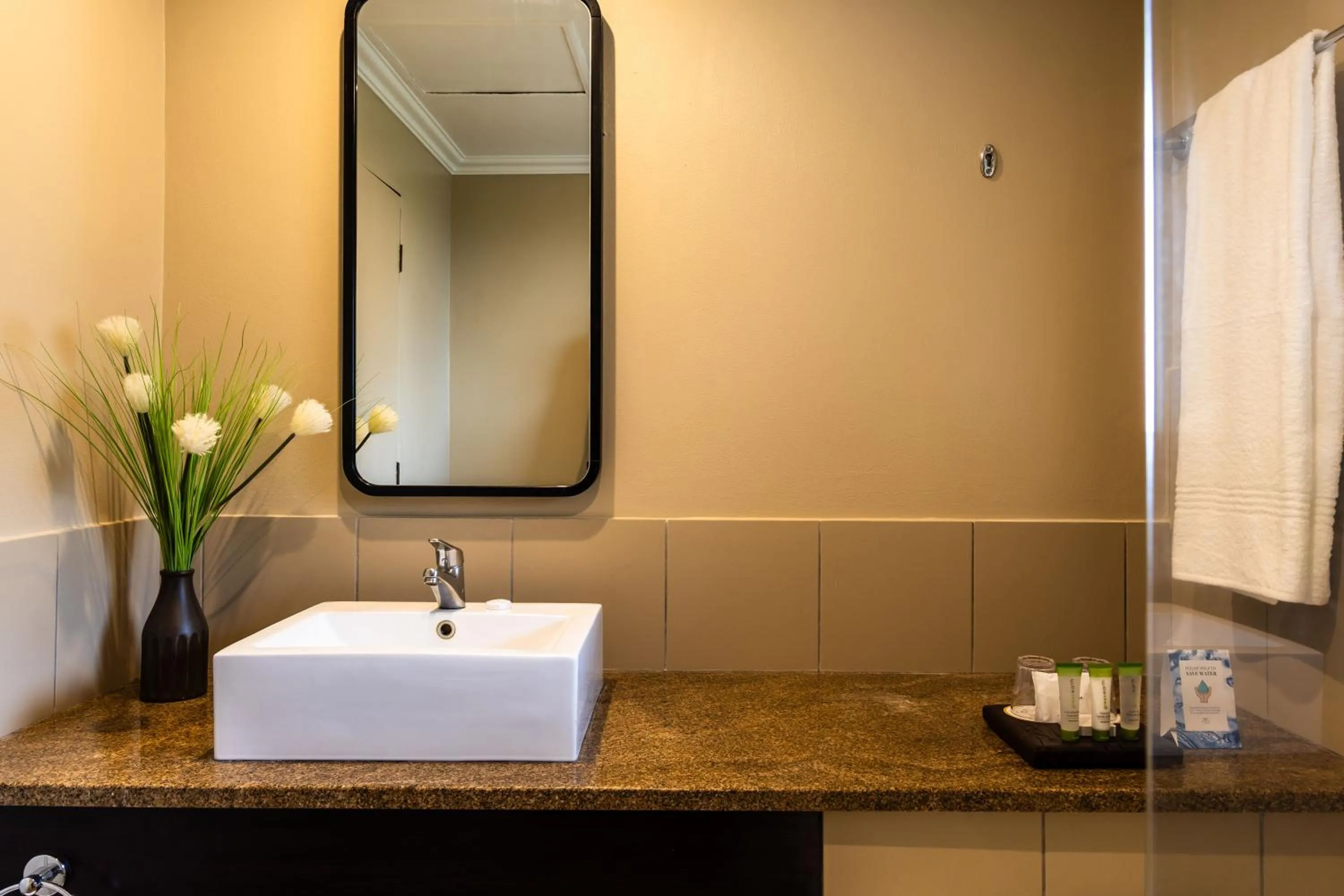 Bathroom in Premier Hotel The Winkler