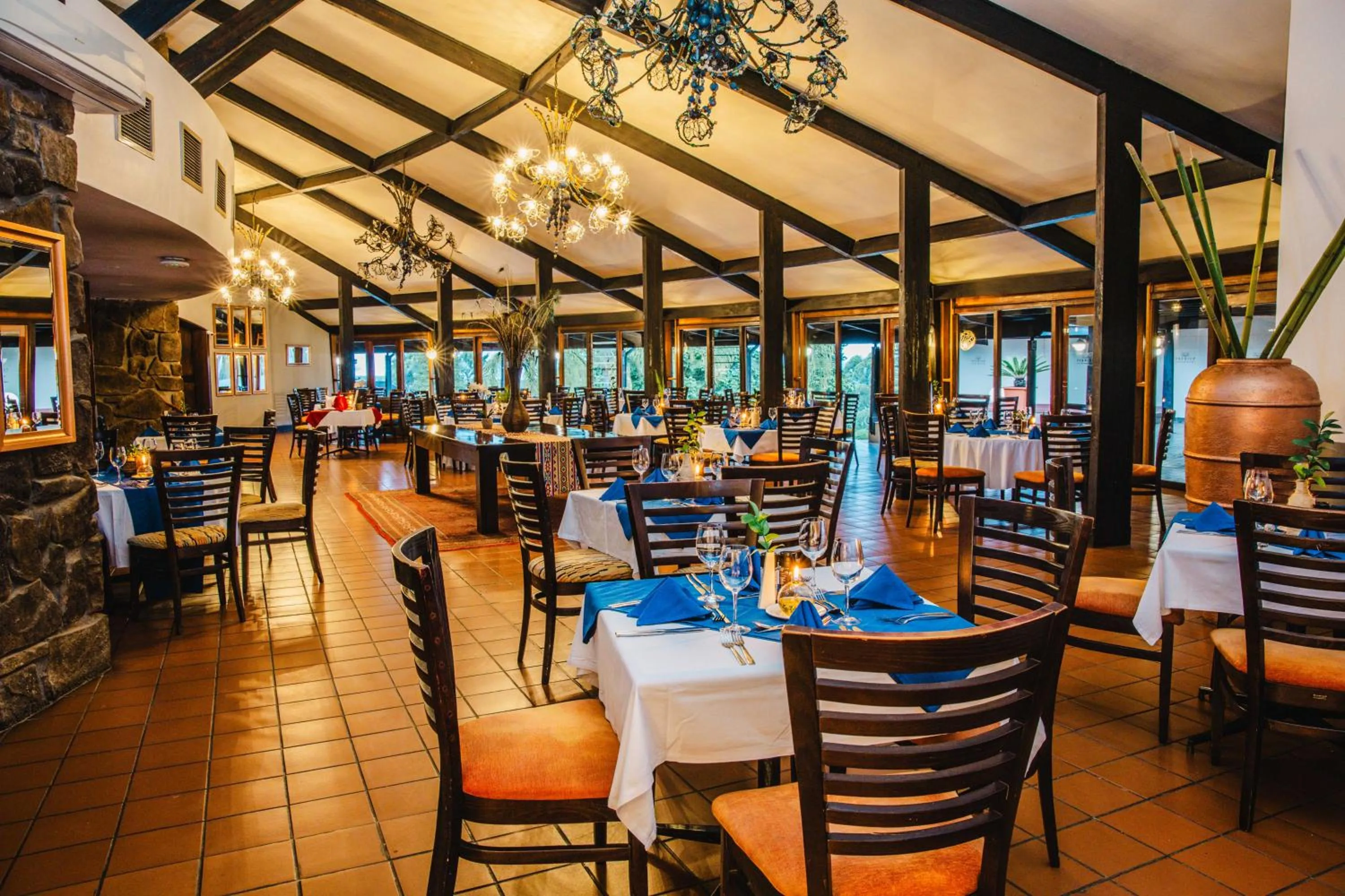 Restaurant/places to eat in Premier Hotel The Winkler