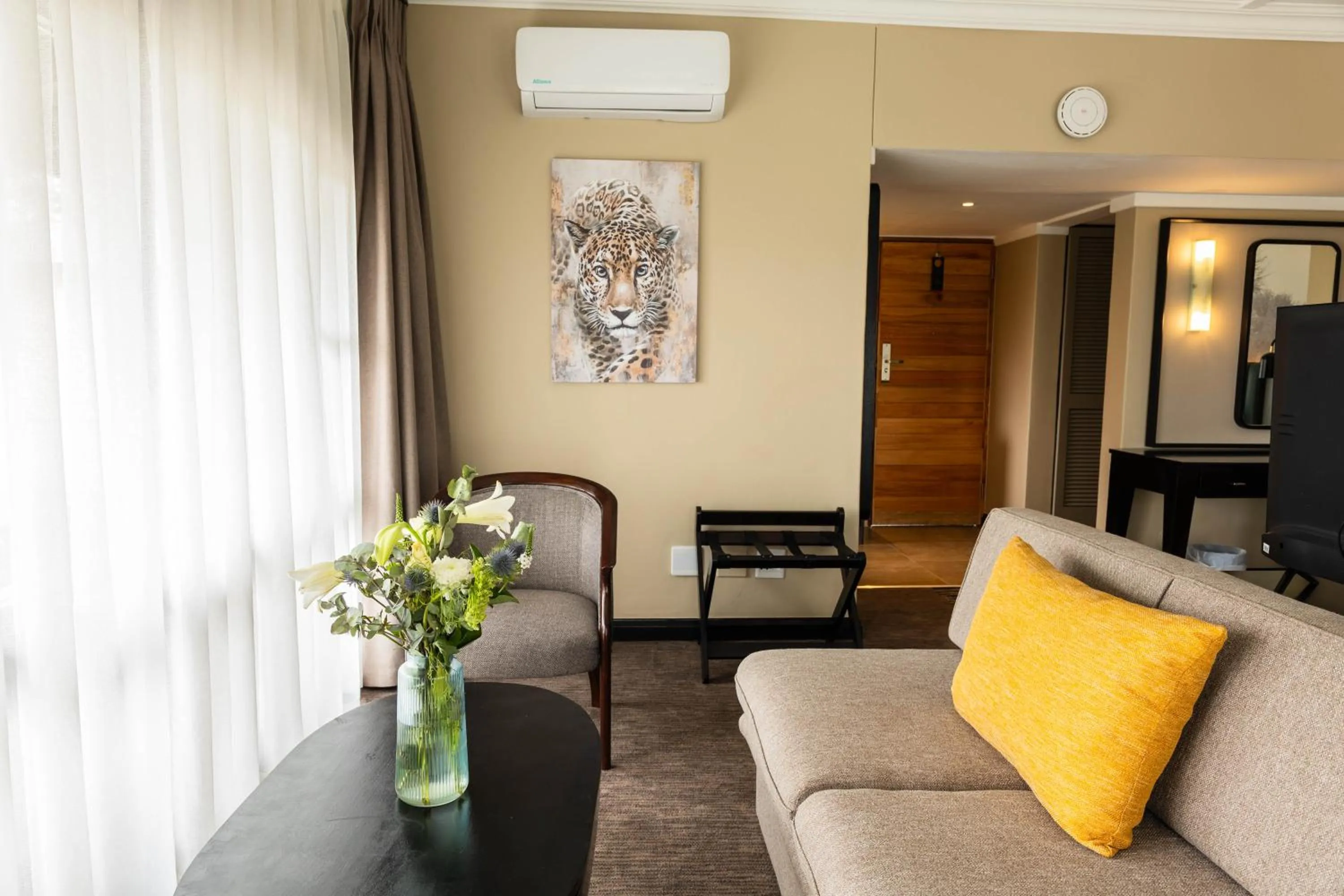 Seating area in Premier Hotel The Winkler