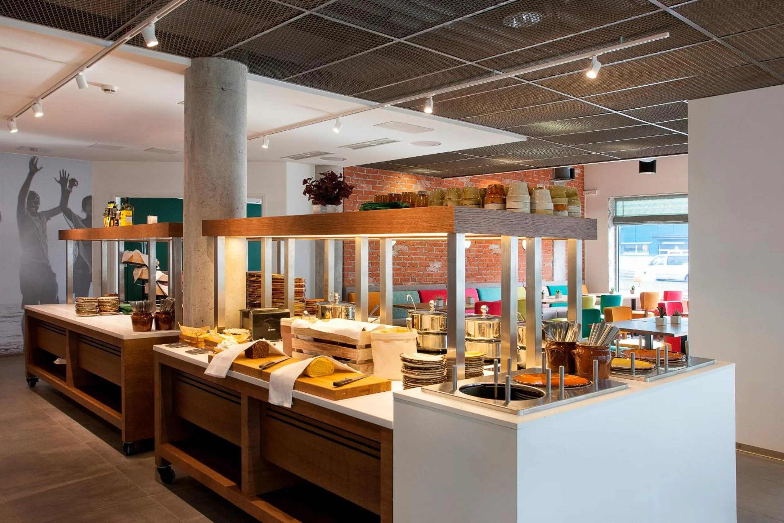 Restaurant/places to eat in Tallink Express Hotel