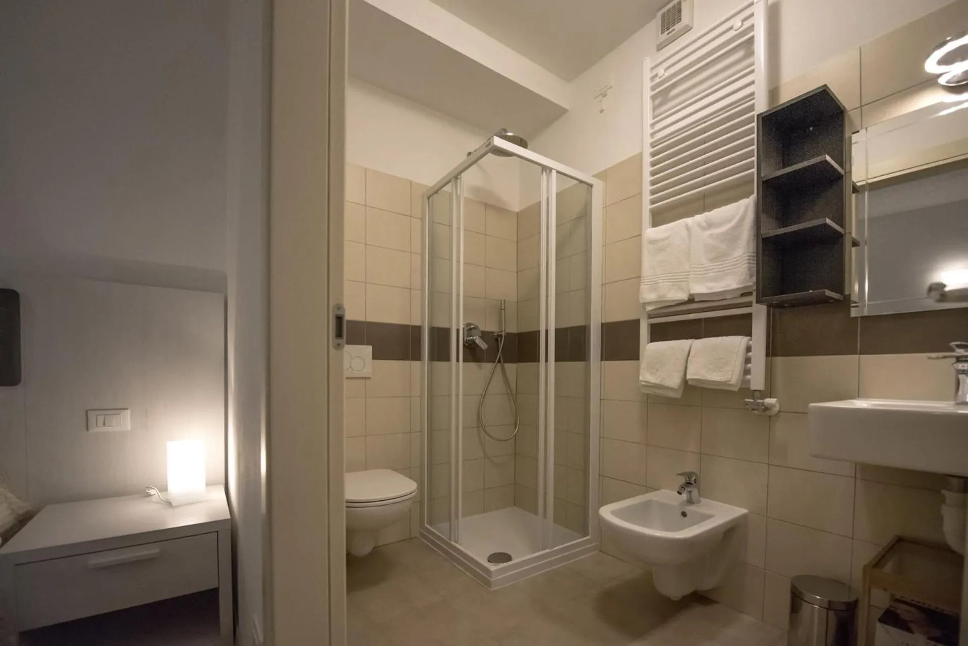 Shower in Venice Guest House B&B