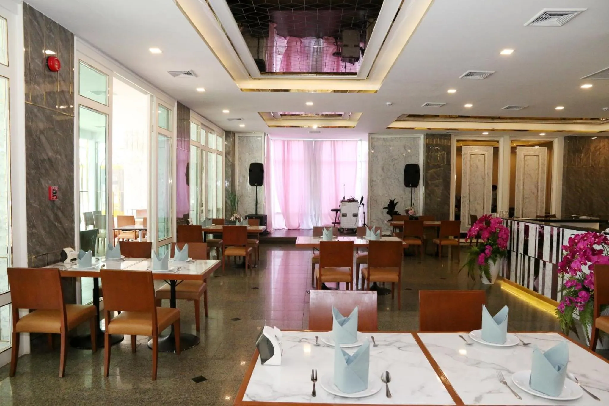 Banquet/Function facilities in Crystal Palace Luxury Hotel Pattaya