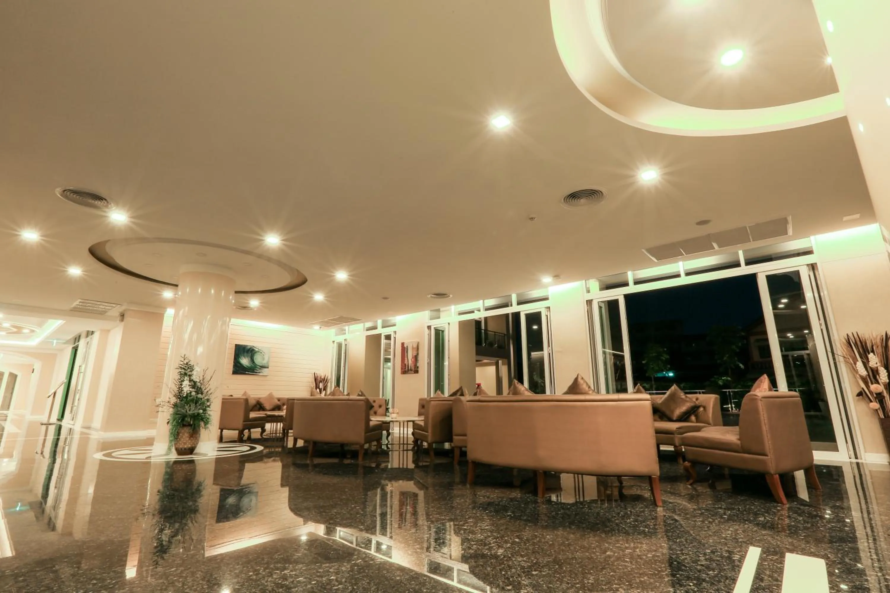 Seating area in Crystal Palace Luxury Hotel Pattaya