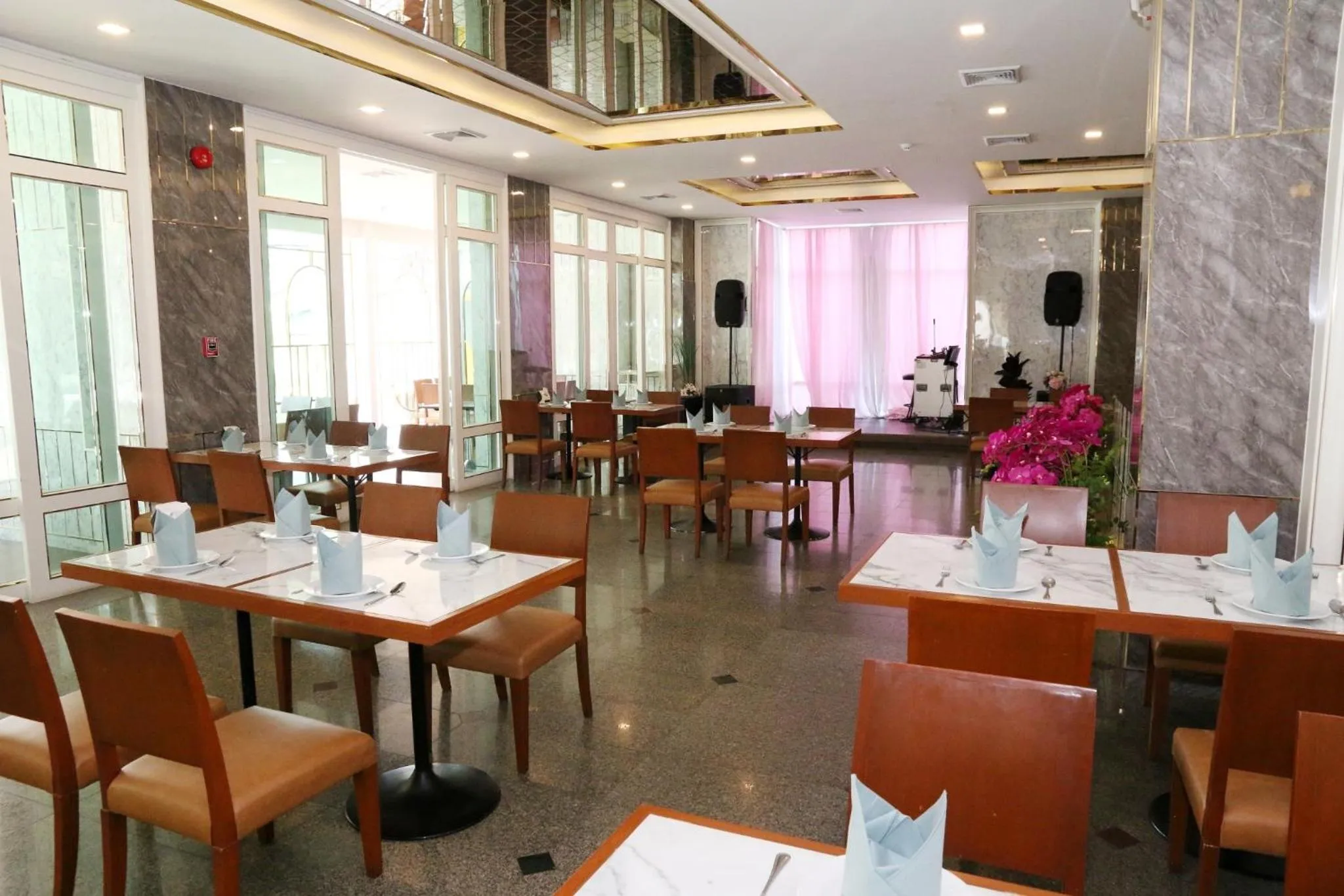 Banquet/Function facilities in Crystal Palace Luxury Hotel Pattaya