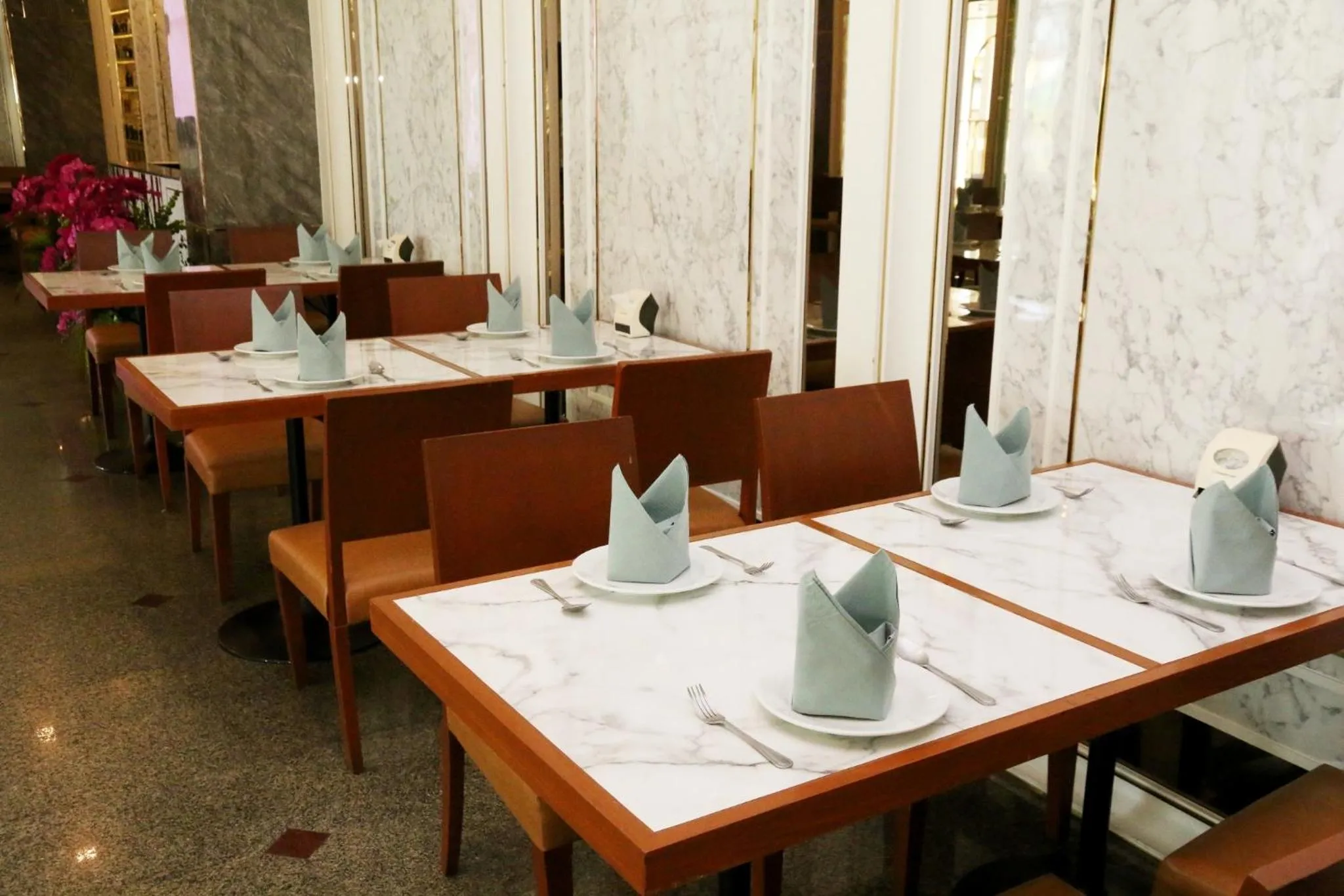 Restaurant/places to eat in Crystal Palace Luxury Hotel Pattaya