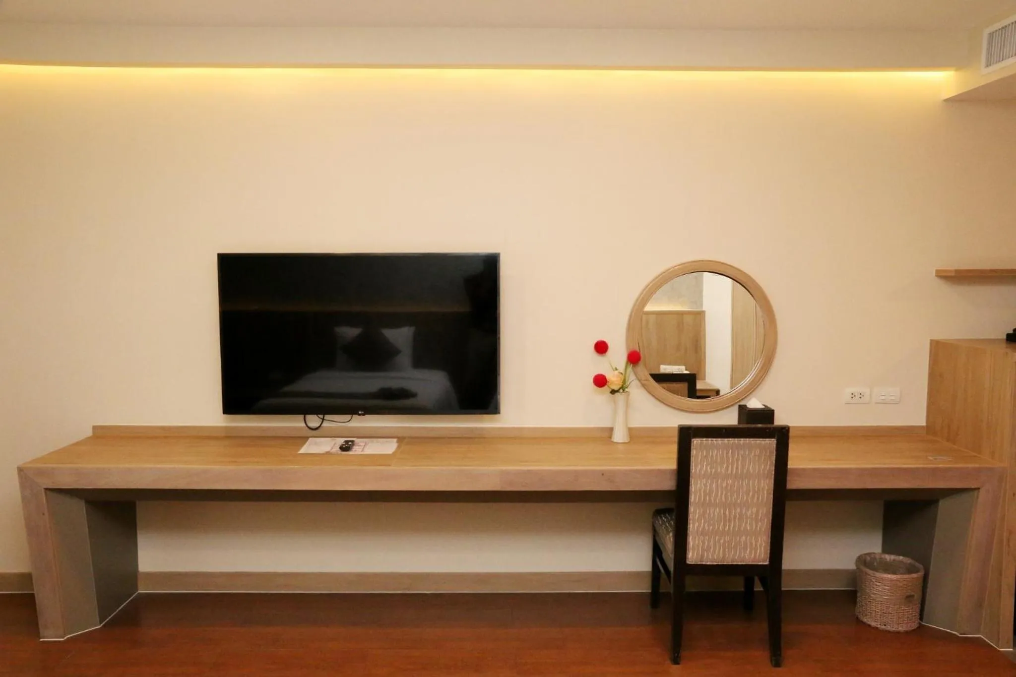TV and multimedia in Crystal Palace Luxury Hotel Pattaya