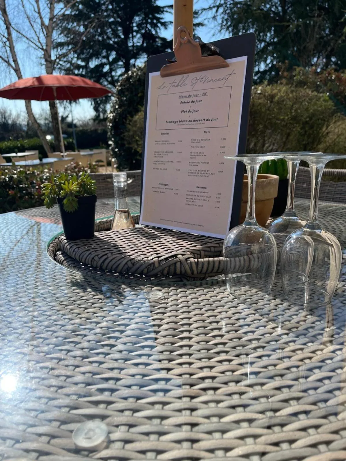 Patio in Hotel Le Saint Vincent Lyon Sud