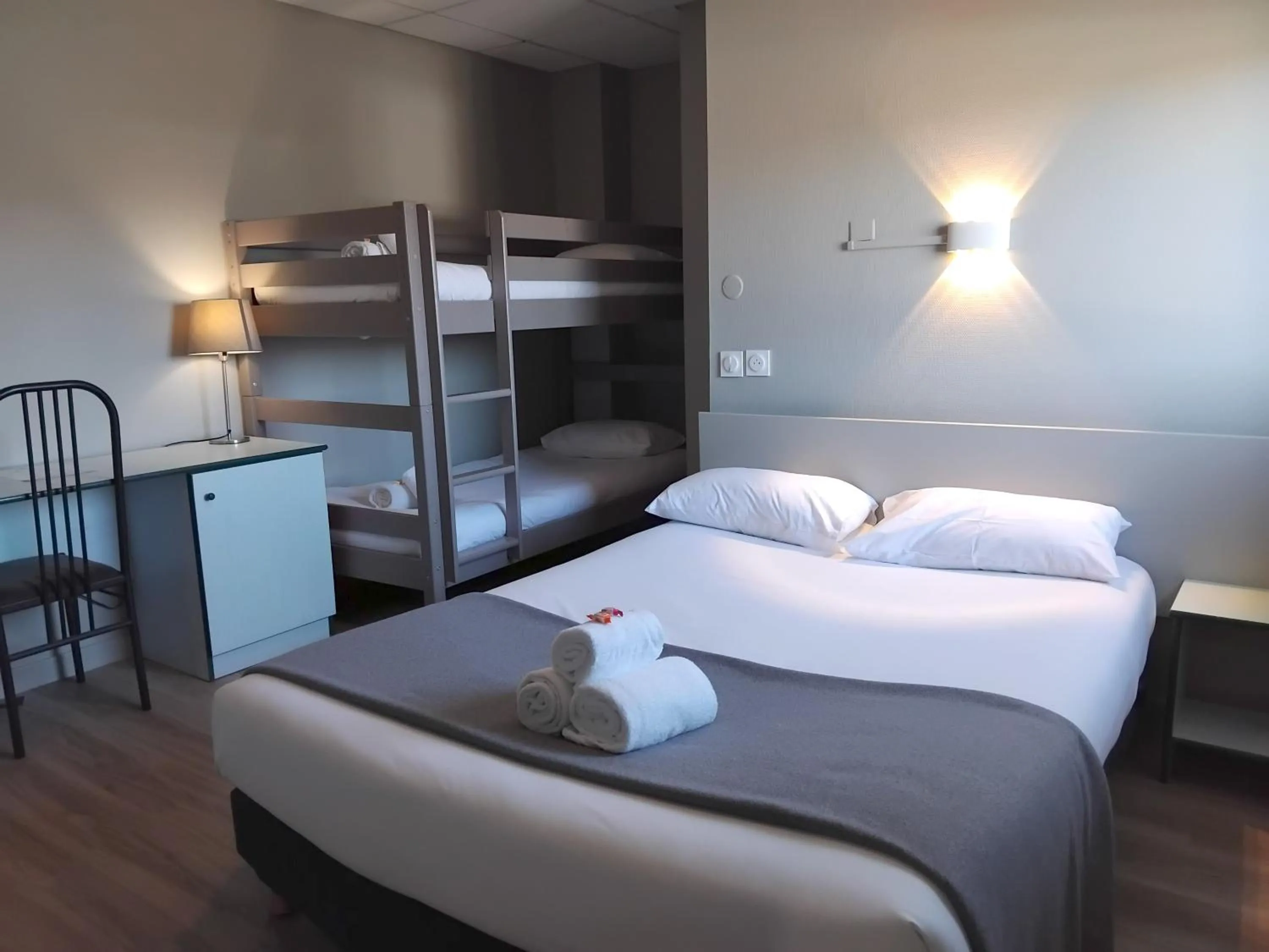 Hôtel Le Bratoria , anciennement Le Saint Vincent