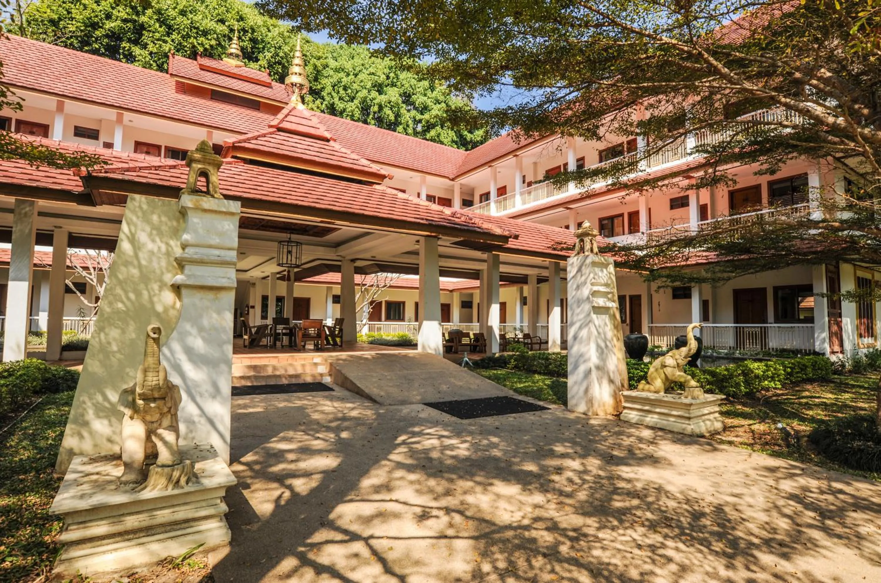 Suan Bua Hotel & Resort