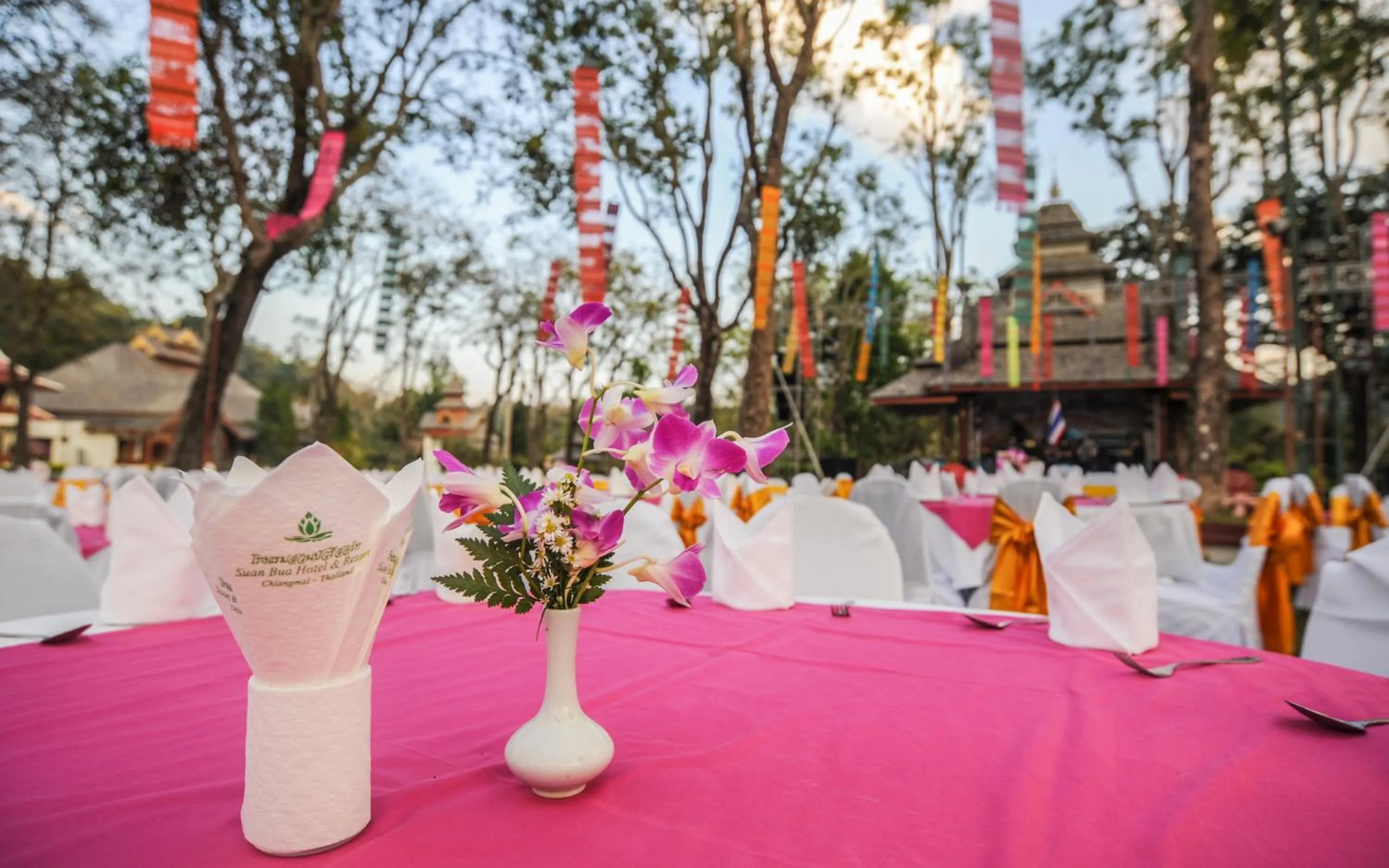 Restaurant/places to eat in Suan Bua Hotel & Resort