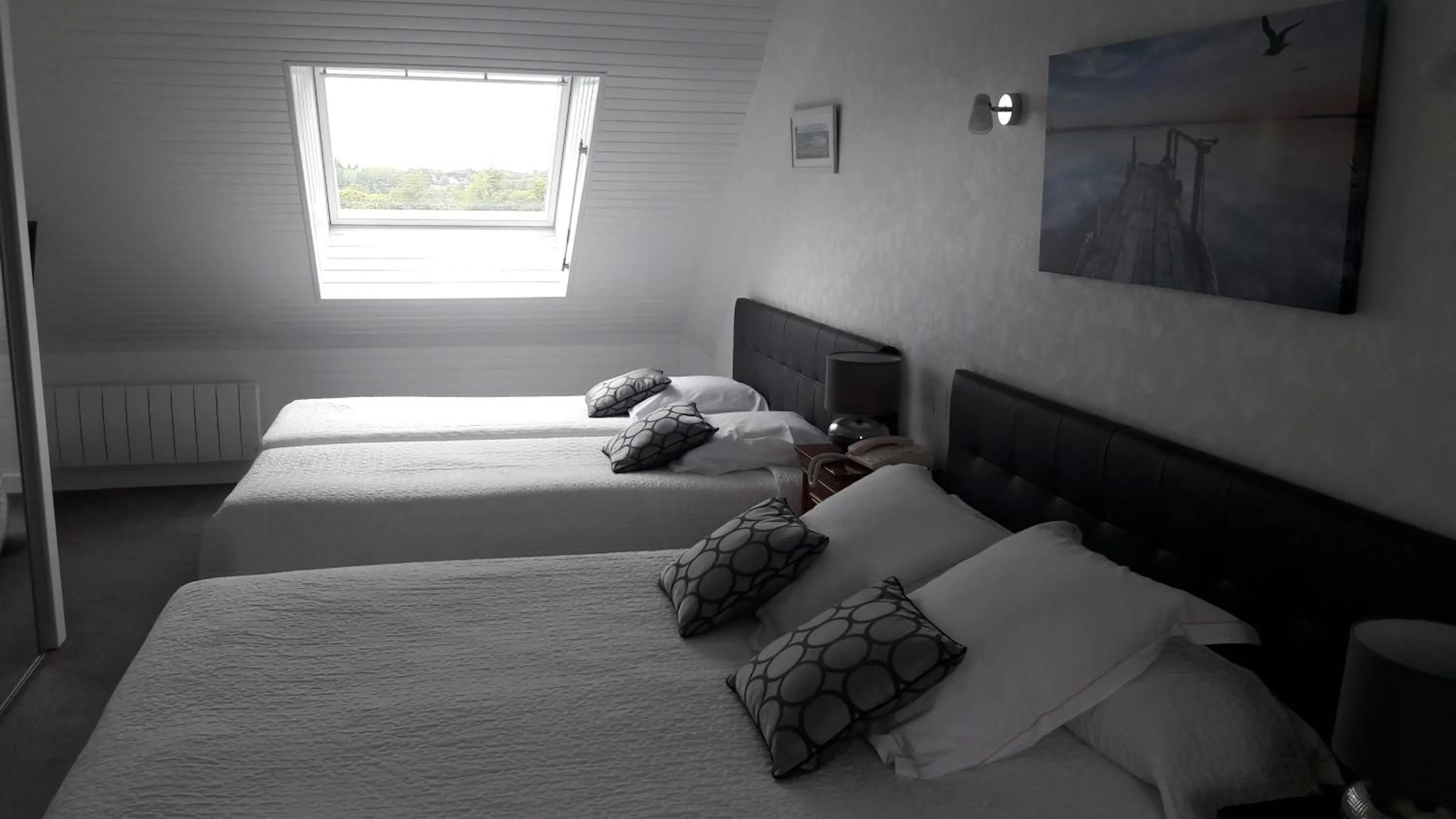 Photo of the whole room, Bed in Hotel Spa La Malouinière Des Longchamps - Saint-Malo