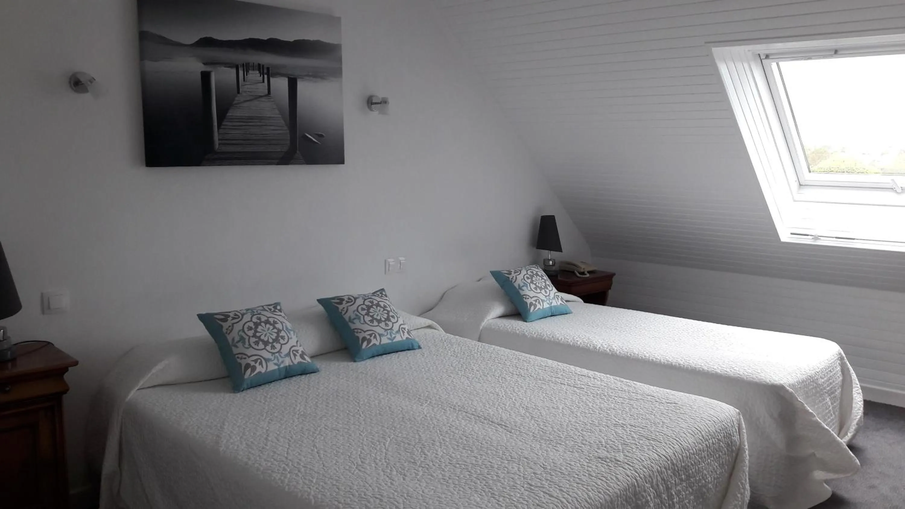 Photo of the whole room, Bed in Hotel Spa La Malouinière Des Longchamps - Saint-Malo
