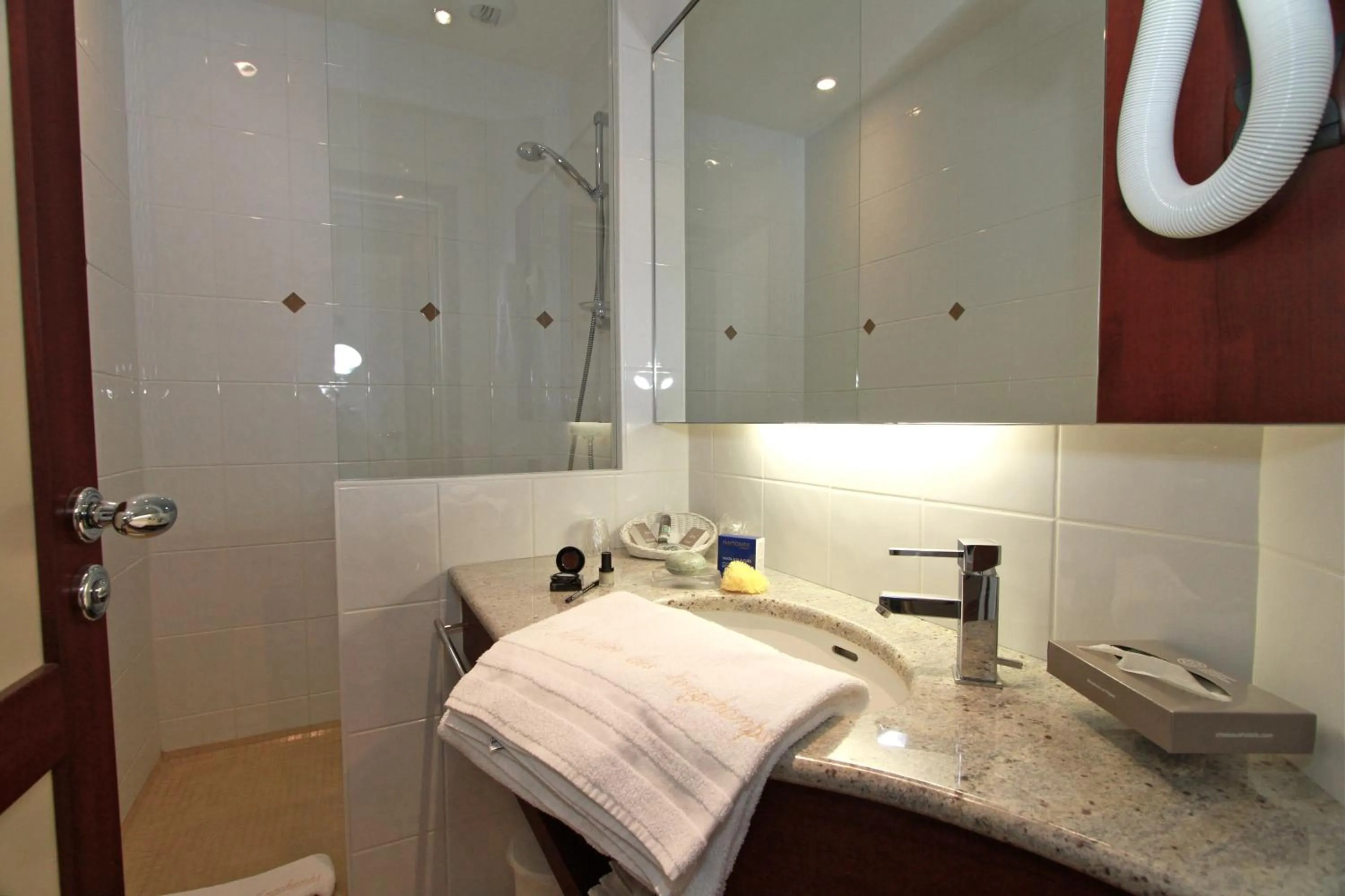 Bathroom in Hotel Spa La Malouinière Des Longchamps - Saint-Malo