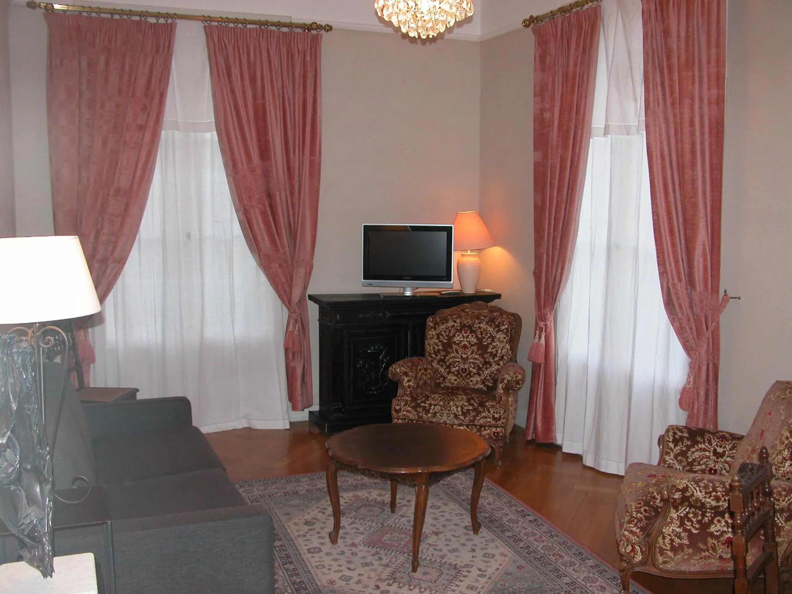 Living room in Domaine de Beaupré - Hotel The Originals Relais