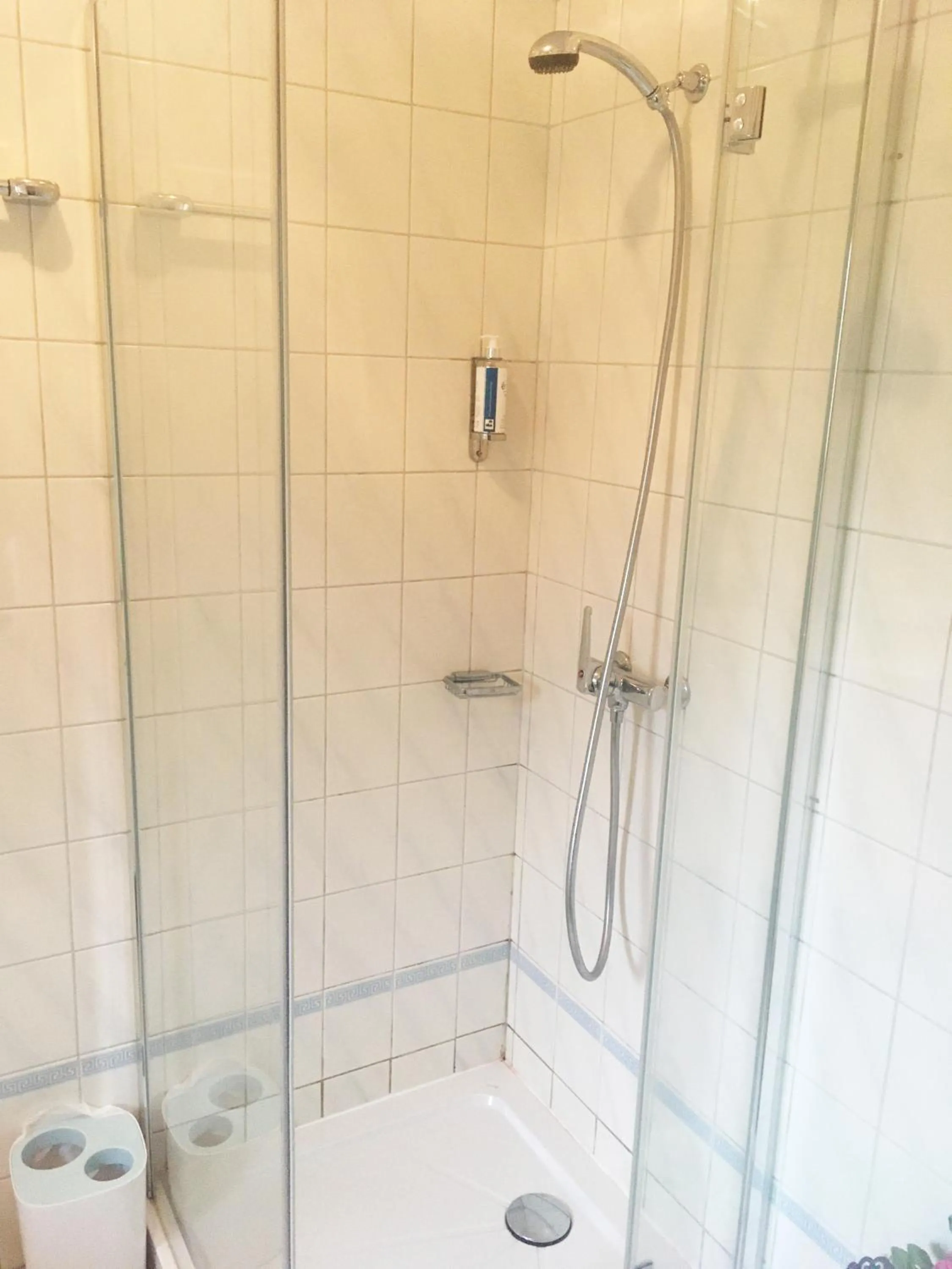 Bathroom in Domaine de Beaupré - Hotel The Originals Relais