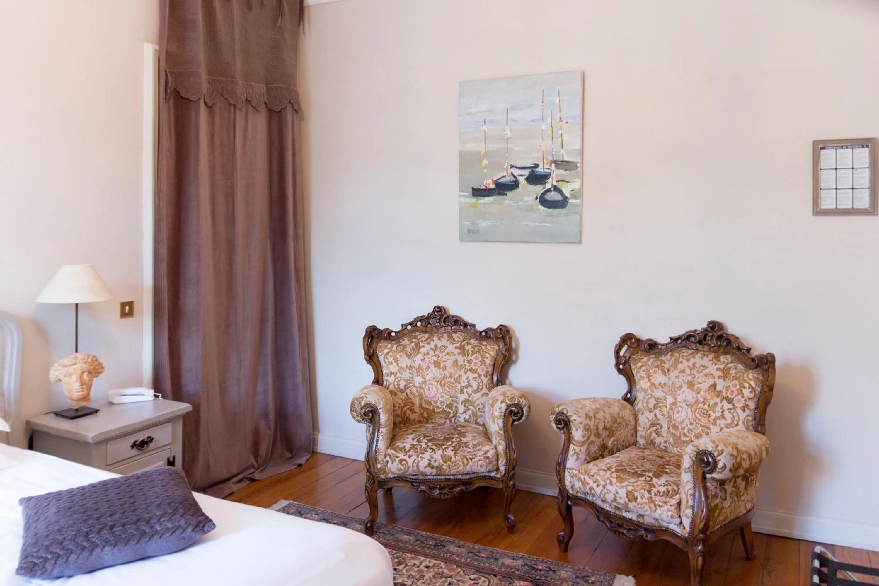 Decorative detail in Domaine de Beaupré - Hotel The Originals Relais