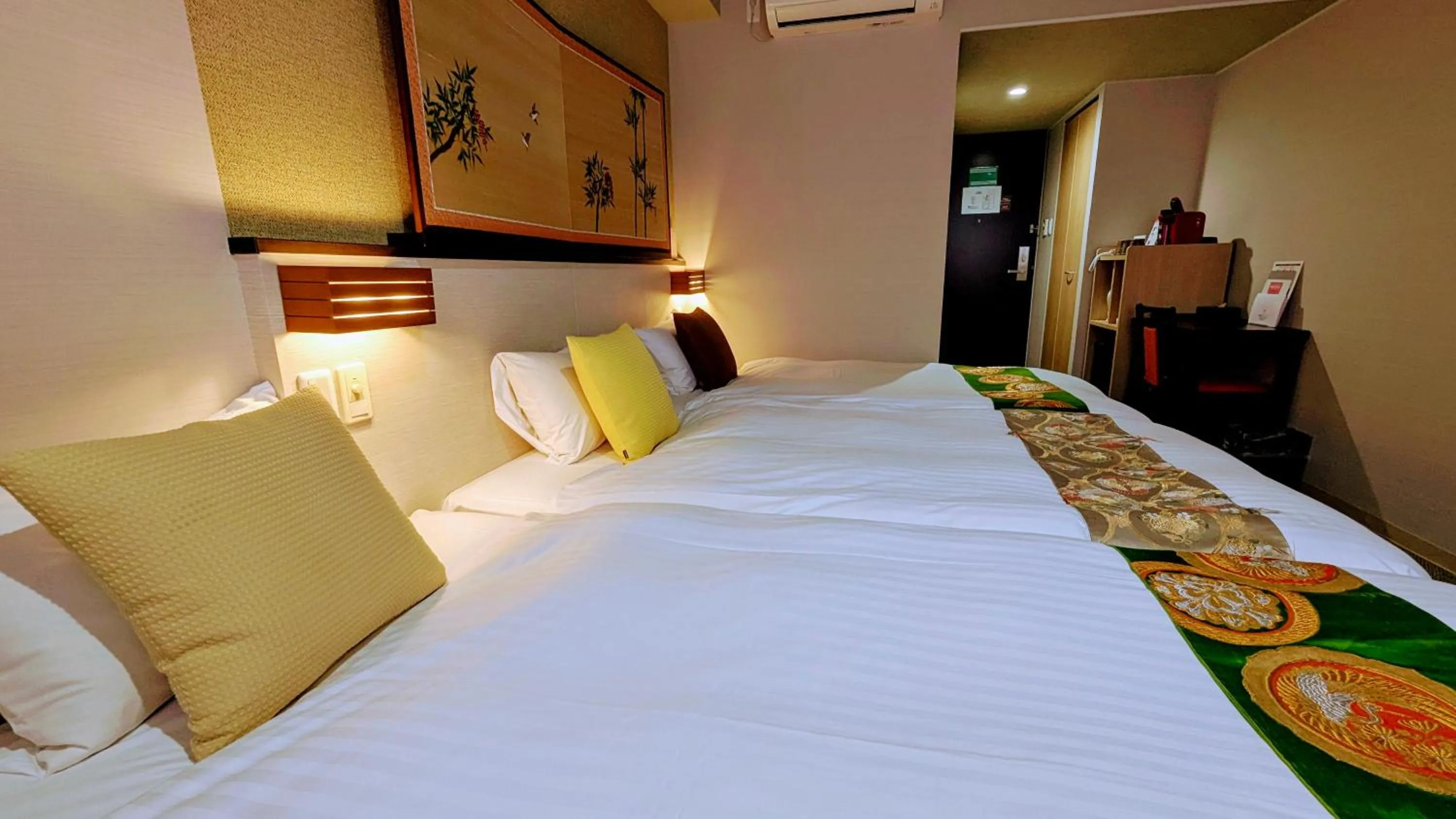 Bed in Kyoto Inn Gion