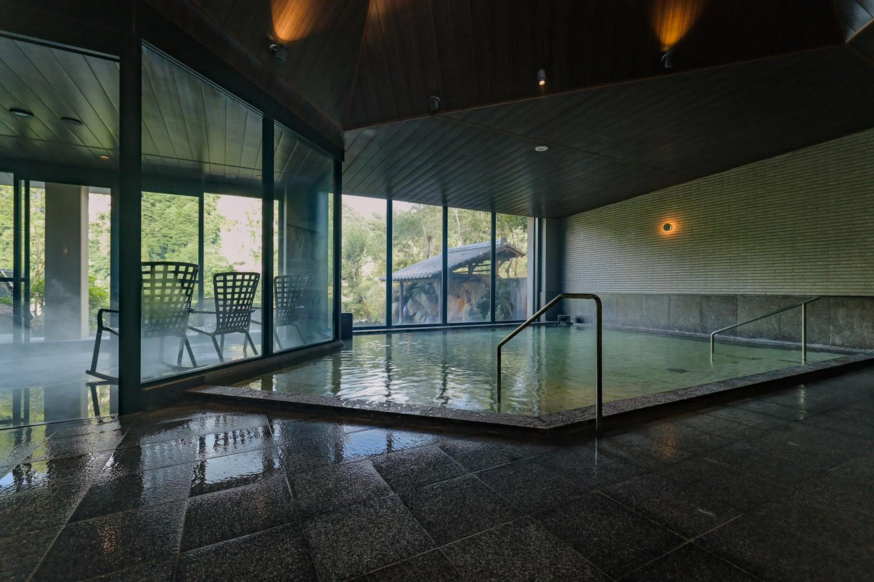 Public Bath in Okuhita Onsen Umehibiki