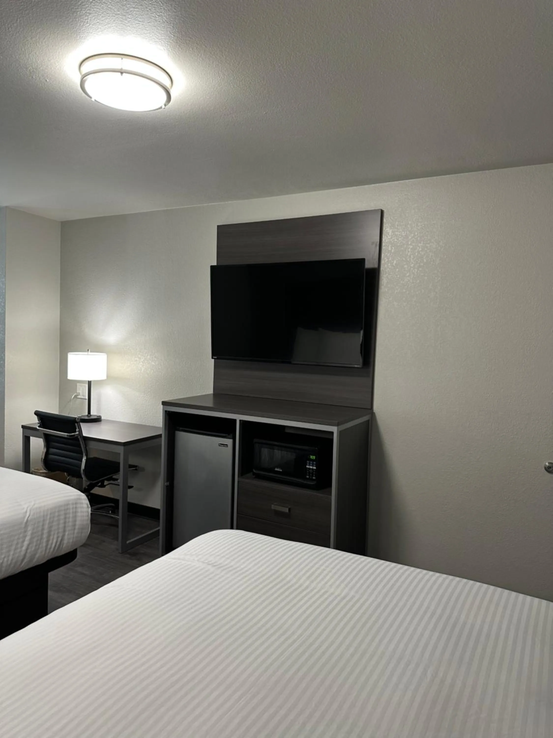 Sleepy Traveler Motel