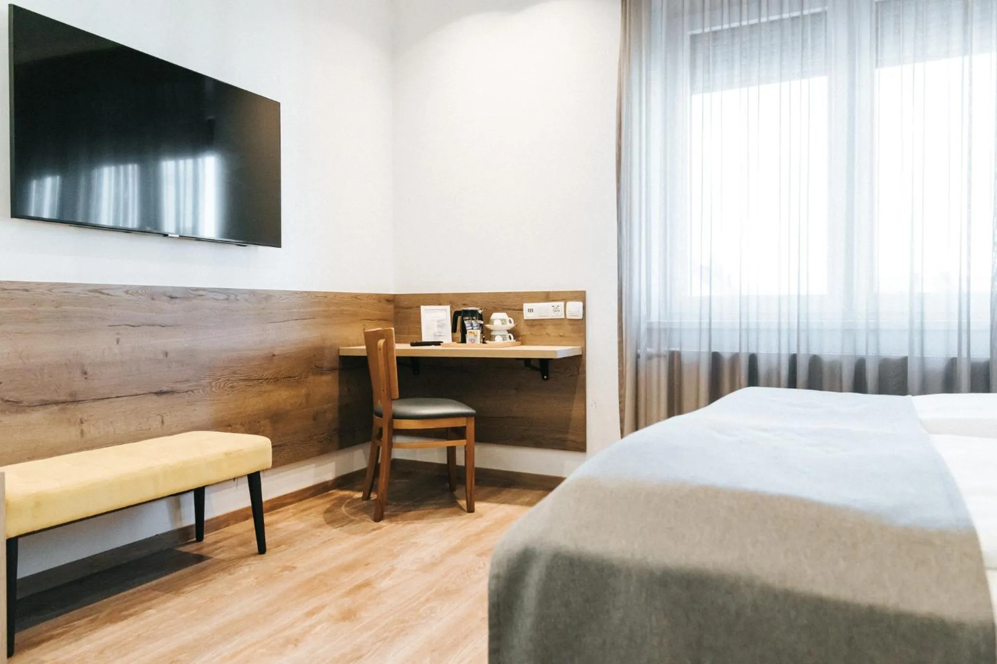 TV and multimedia, Bed in Hotel Restaurant Auerhahn