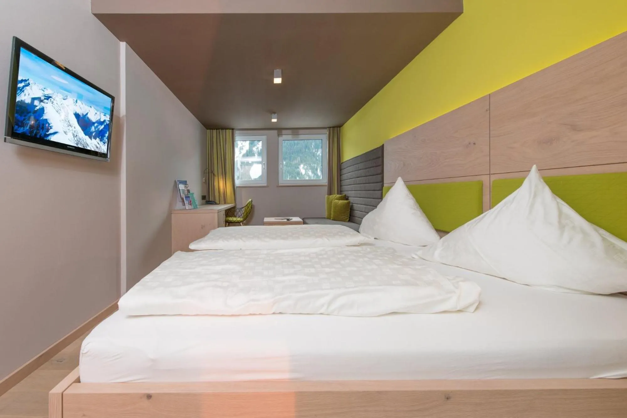 Photo of the whole room, Bed in Familotel Alphotel