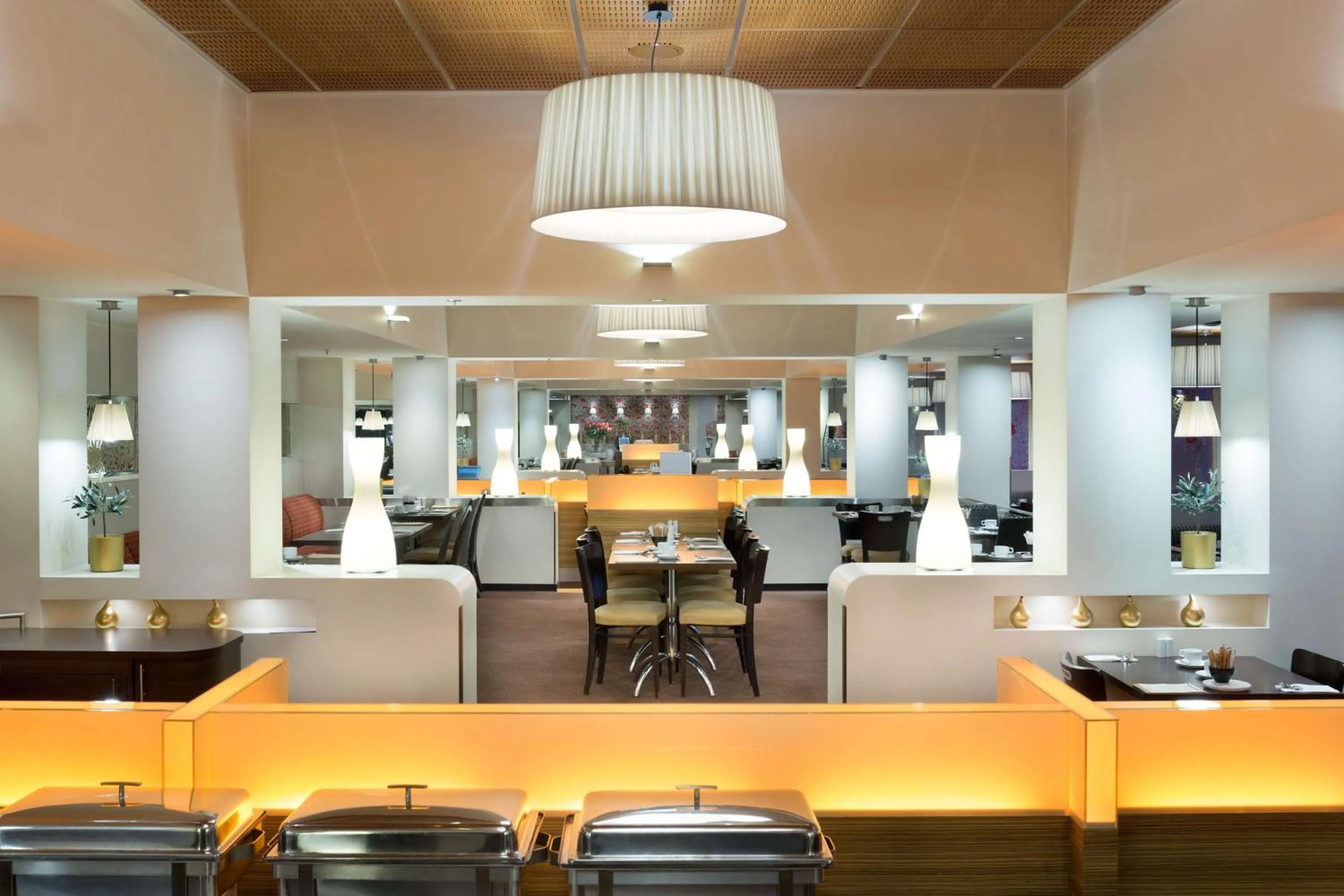 Restaurant/places to eat in Radisson Blu Hotel Olümpia