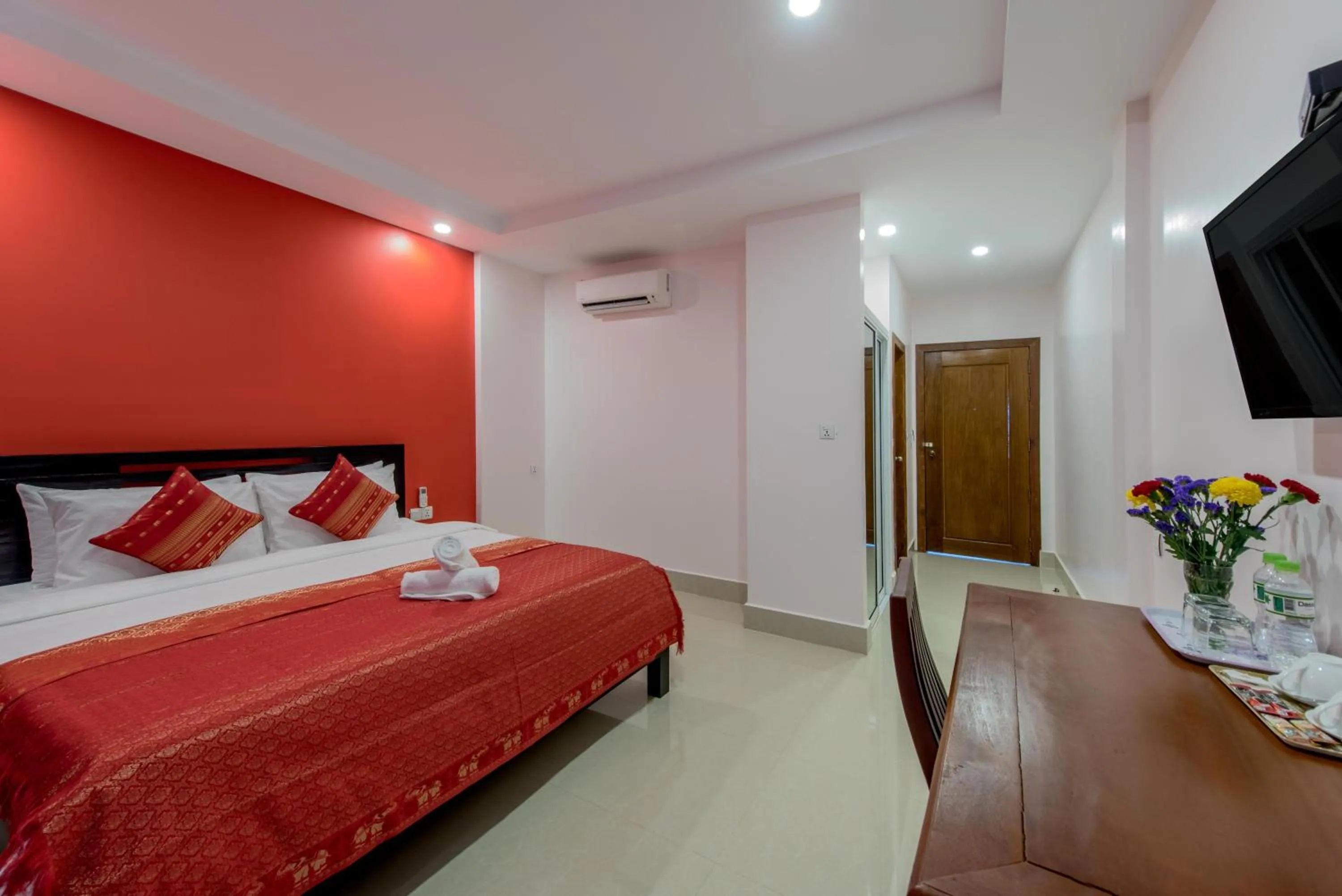 Bedroom, Bed in Golden Citadel Hotel Siem Reap