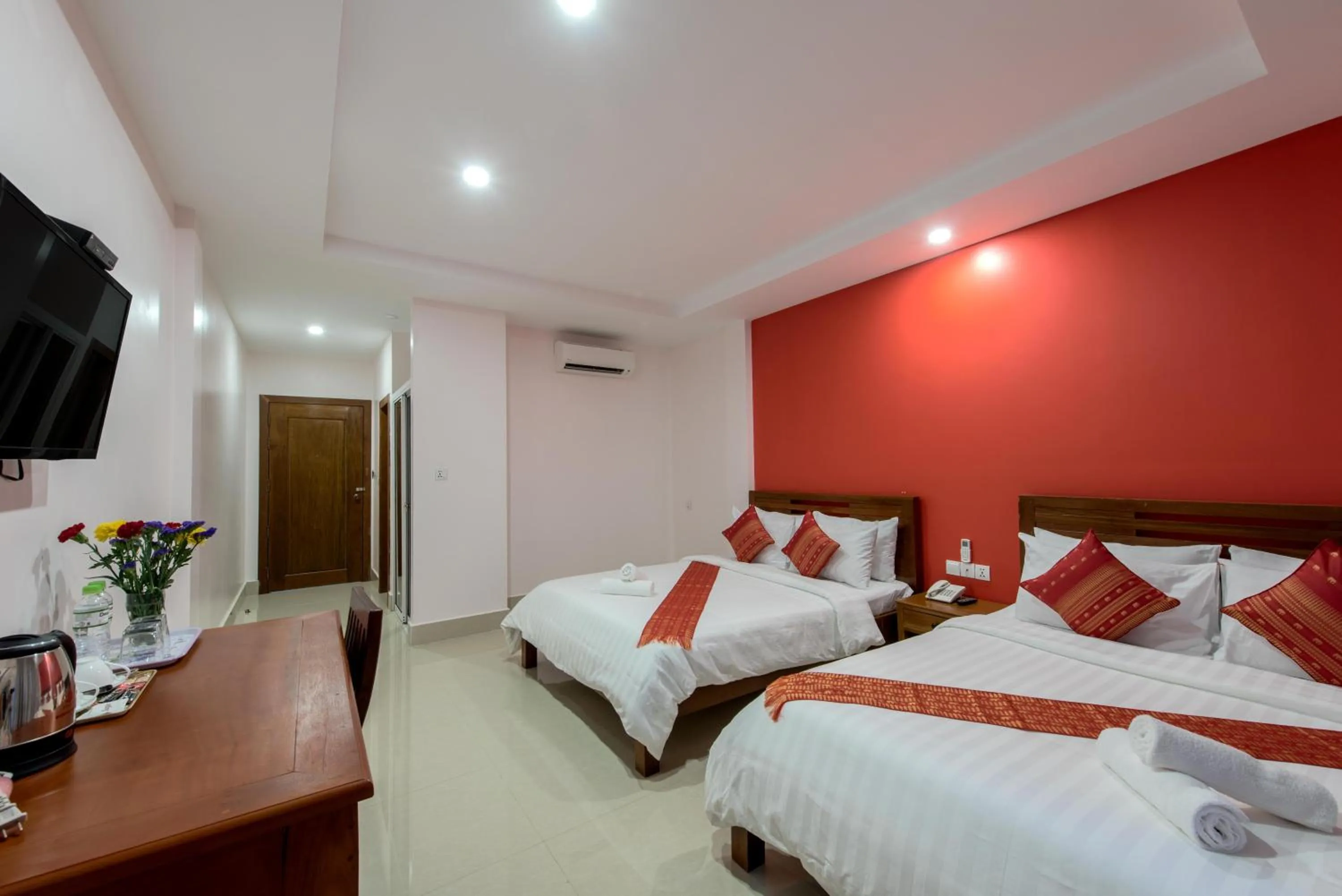 Bedroom, Bed in Golden Citadel Hotel Siem Reap
