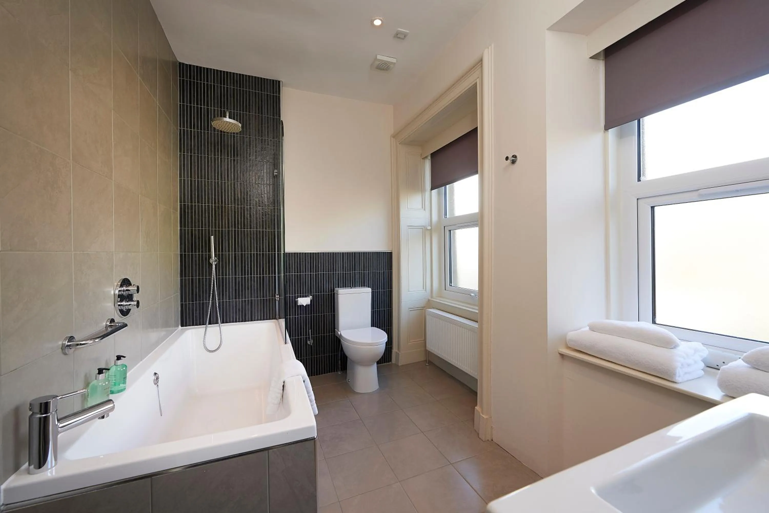 Bathroom in Royal Golf Hotel, by Highland Coast Hotels