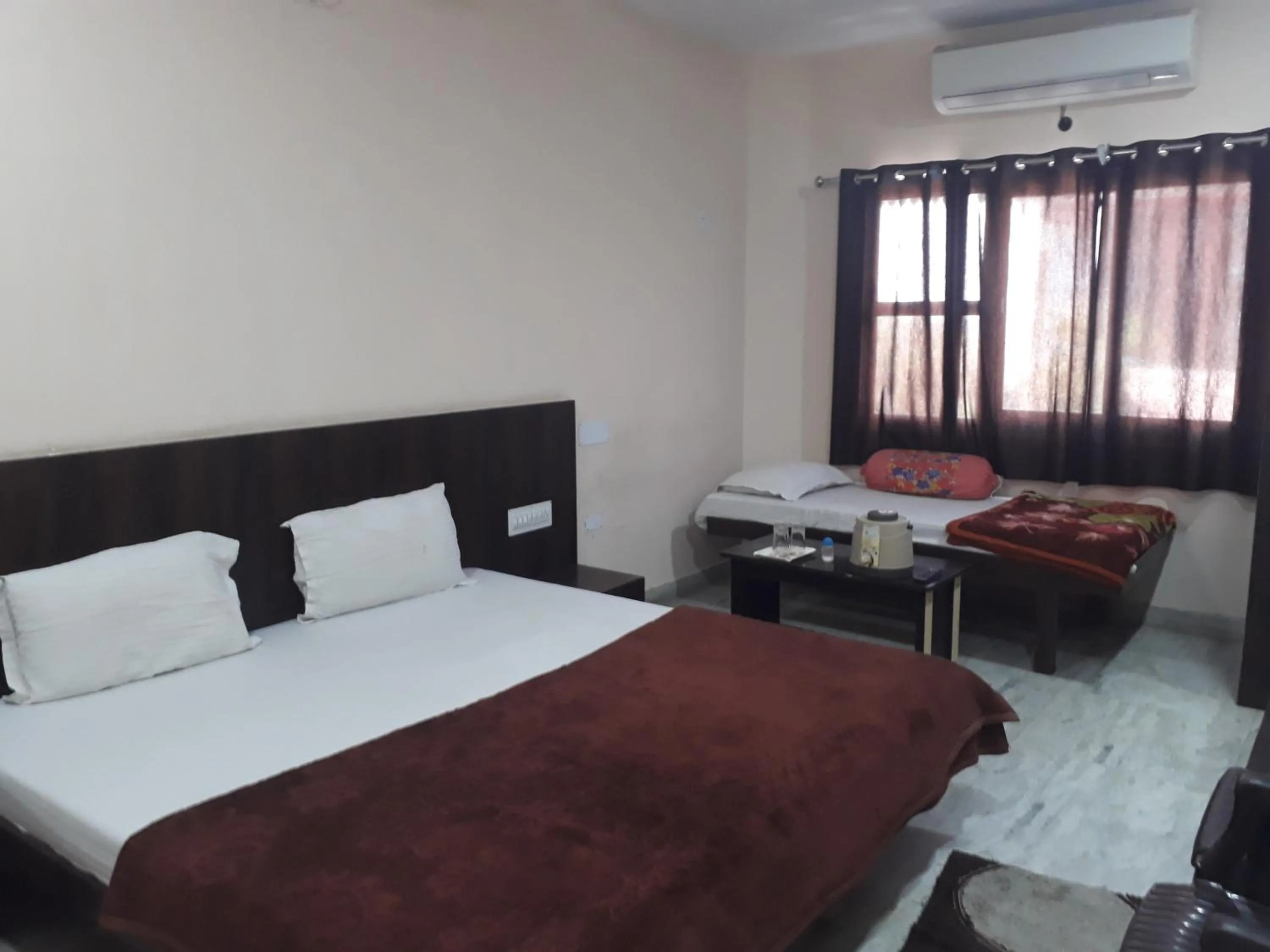 bunk bed, Bed in Laxmi Mahal