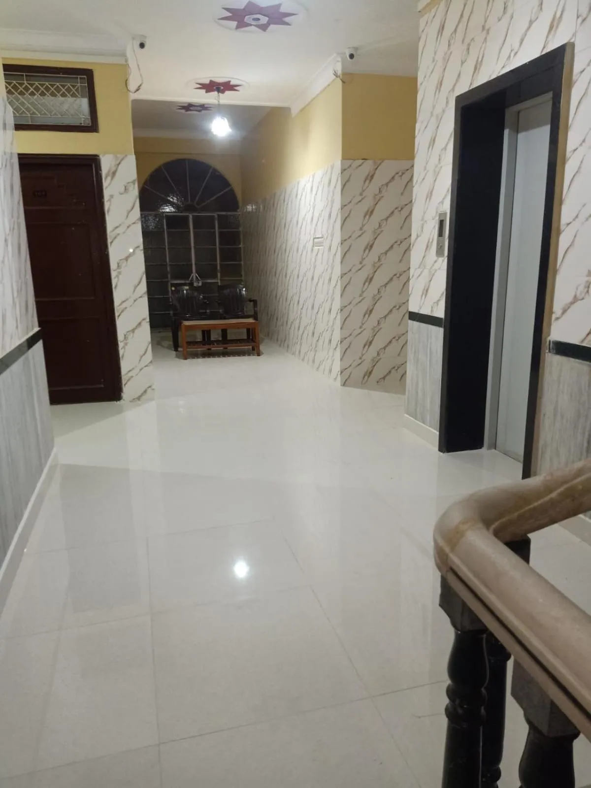 Area and facilities in Laxmi Mahal