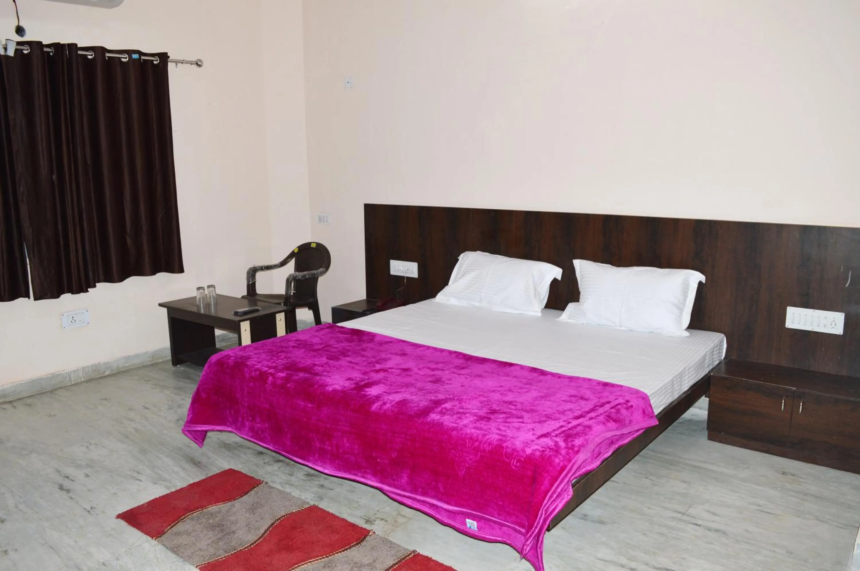 Bed in Laxmi Mahal