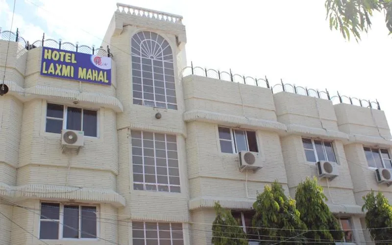 Facade/entrance in Laxmi Mahal