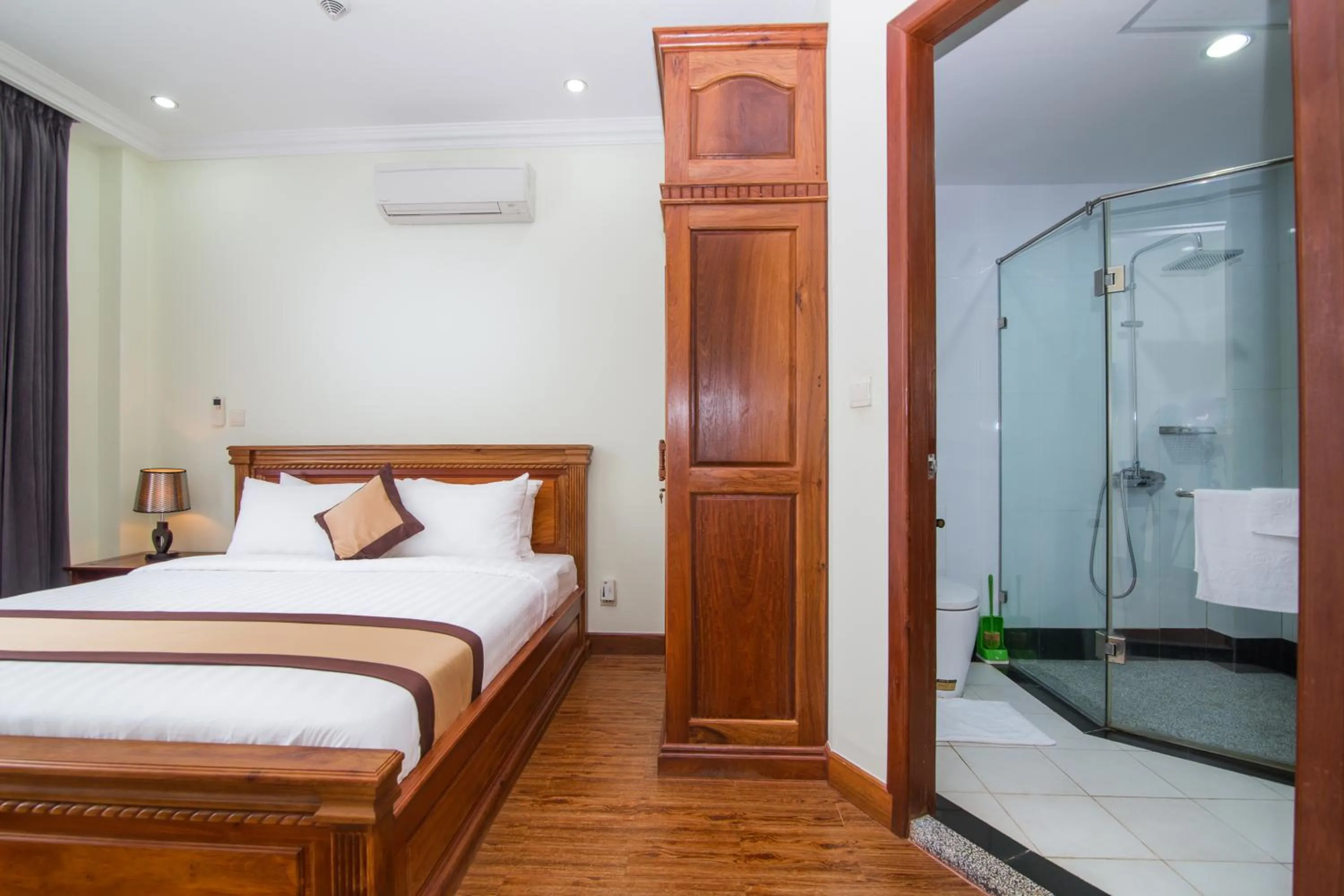 Bedroom, Bed in KT Apartment