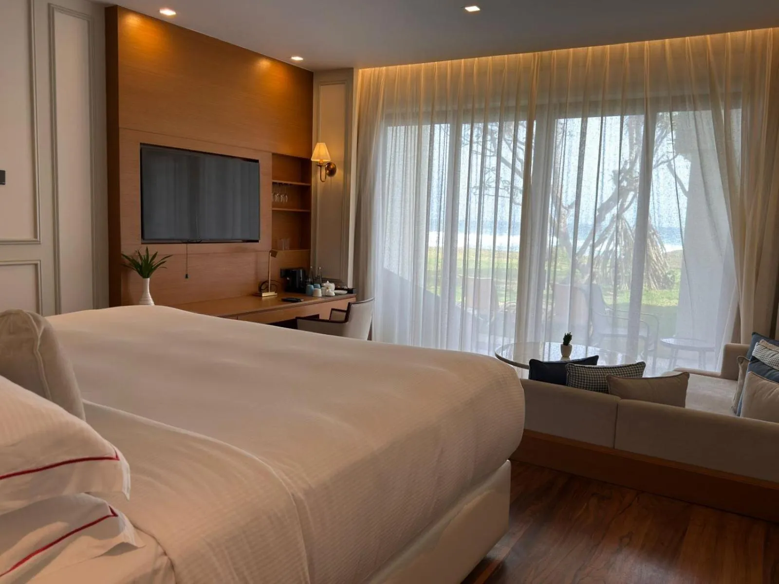 Bed in The Fortress Resort & Spa Galle